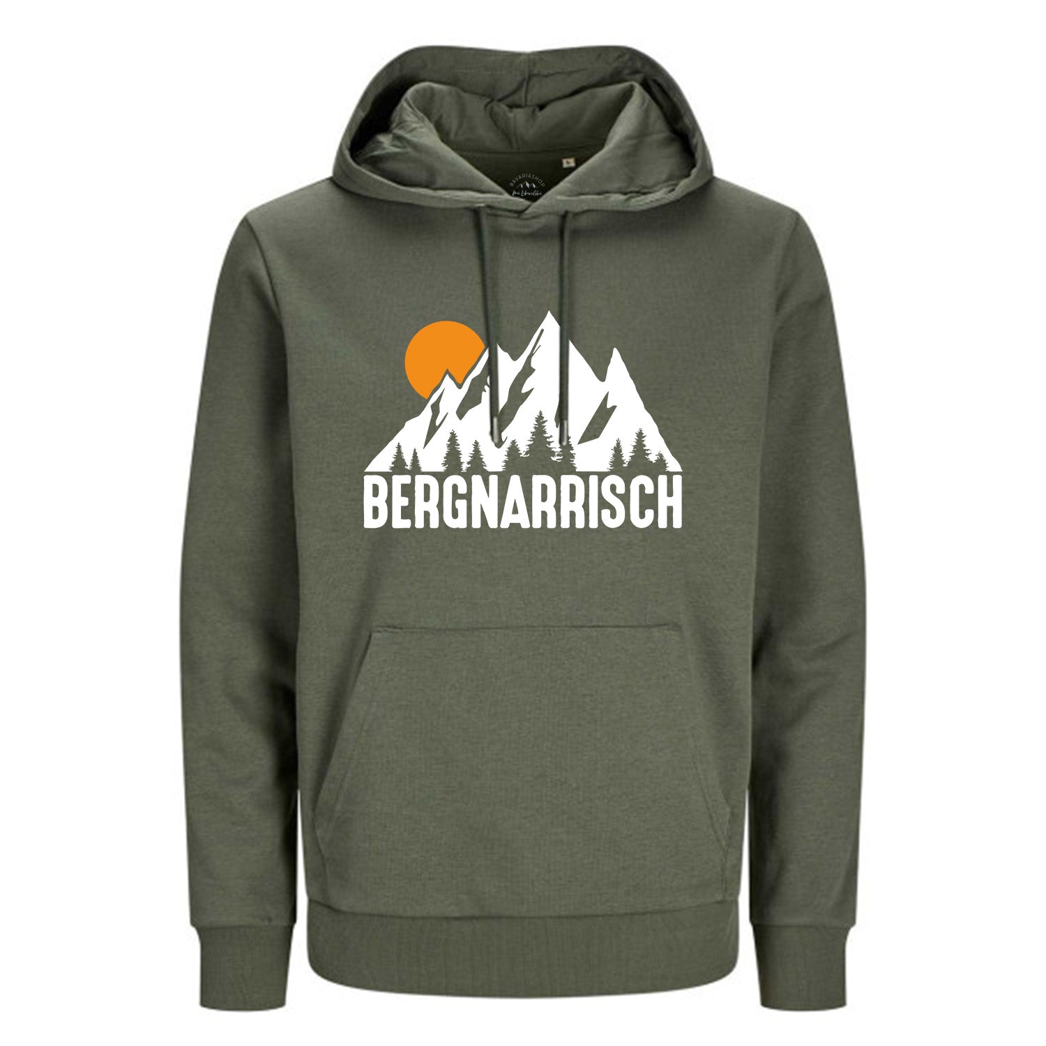 Khakifarbener Hoodie Bergnarrisch mit weißen Berg- und Nadelwald-Motiven sowie oranger Sonne.