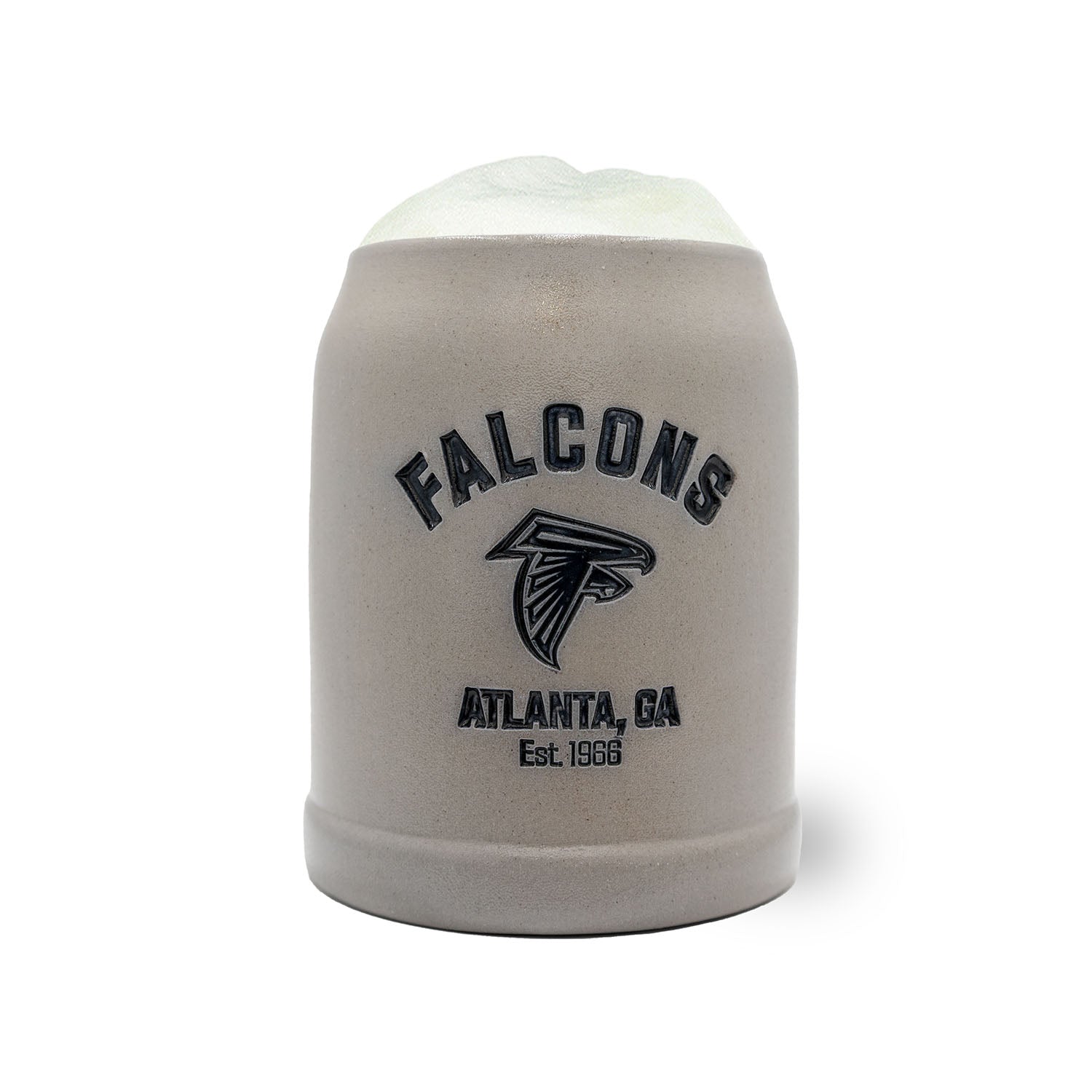 Steinfarbener Bierkrug mit Atlanta-Falcons-Logo, rotem Schriftzug, Henkel und optionalem Zinndeckel, 0,5 L.