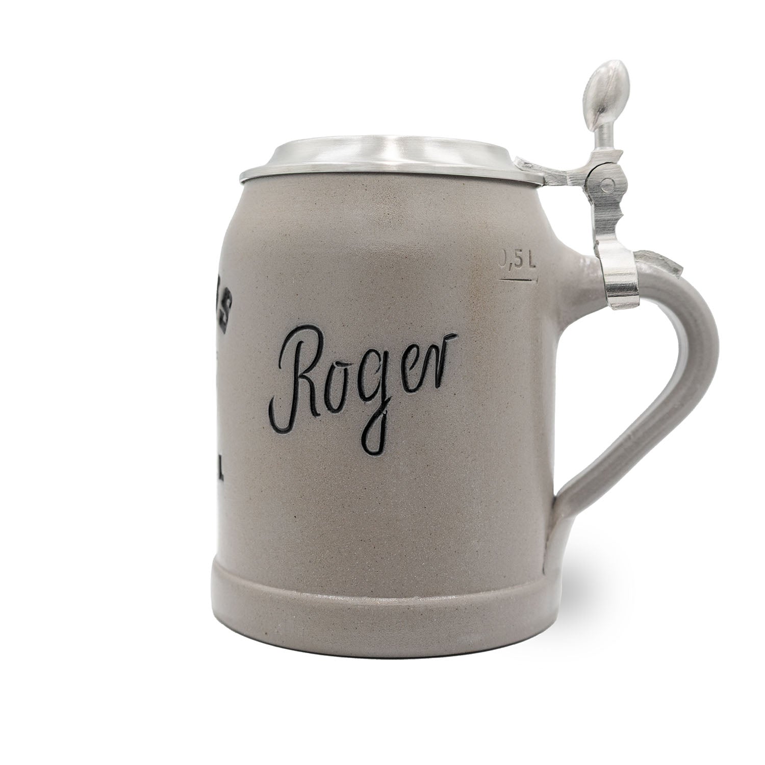 Steinkrug mit Chicago Bears Logo, gravierbarem Zinndeckel und Henkel, außen strukturiert, ca. 0,5 Liter.