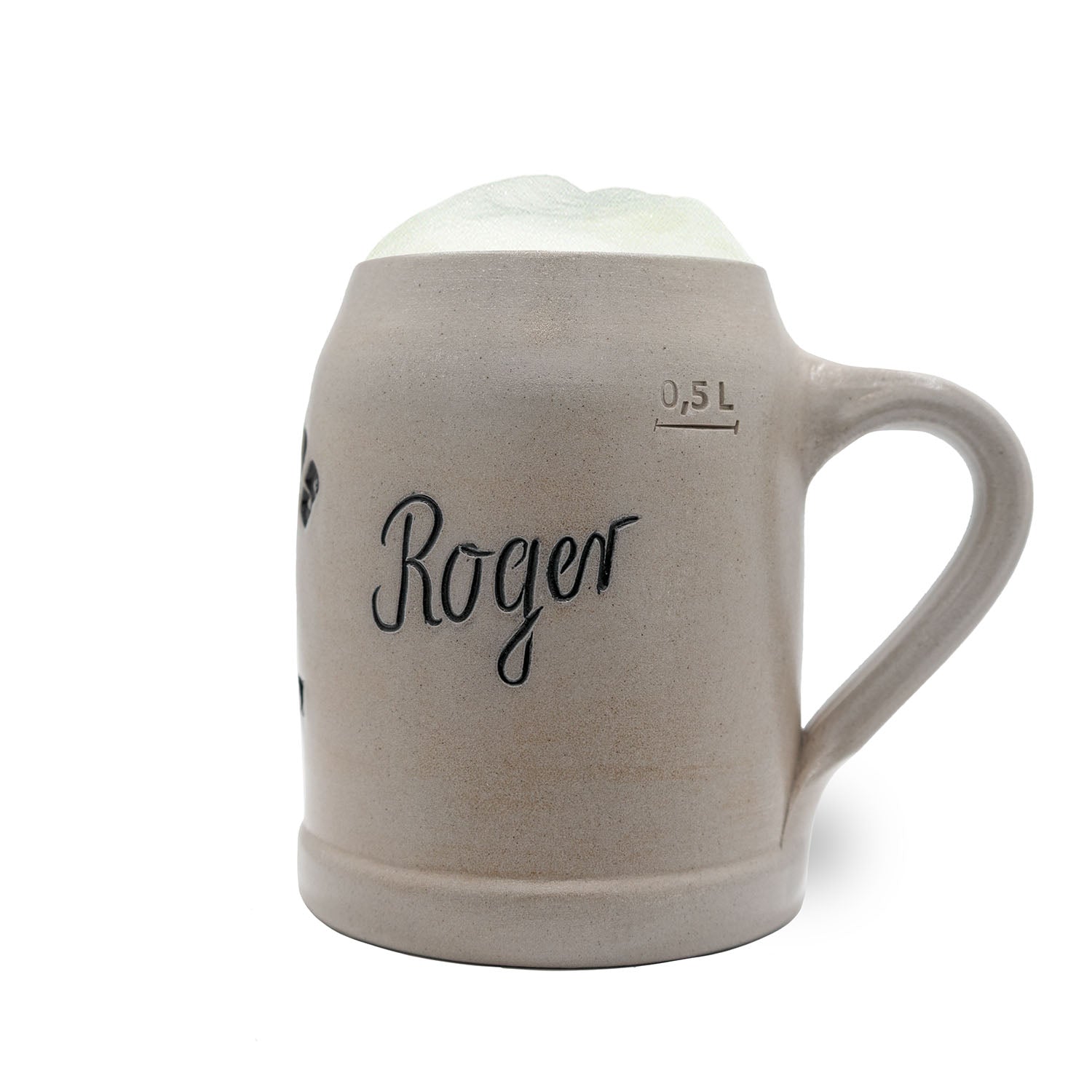 Halb liter Bierkrug aus Steinzeug mit „Las Vegas Raiders“ Logo, Gravurfeld und optionalem Zinndeckel.