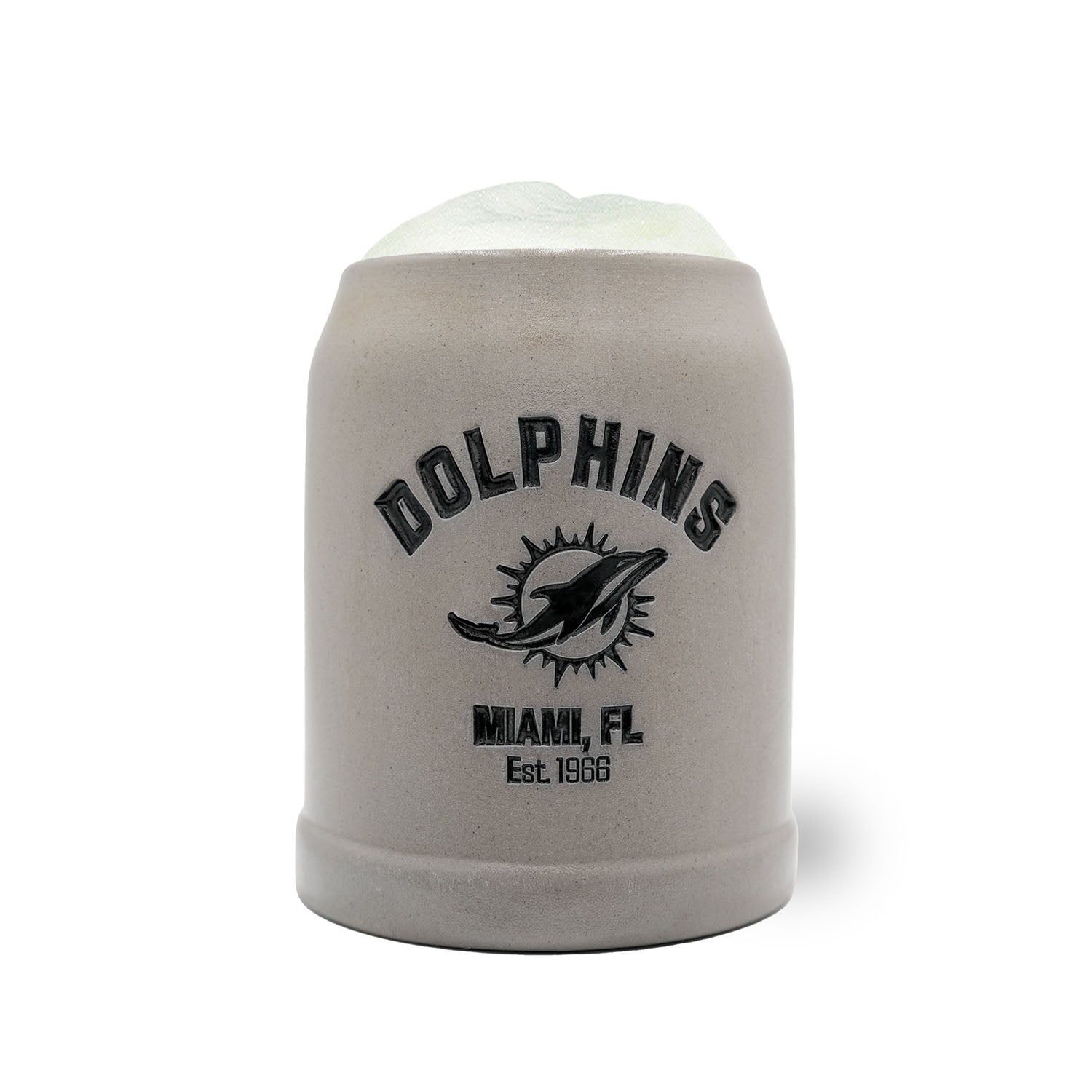 Hellgrauer Steinkrug mit Miami Dolphins Logo und NFL-Schriftzug, gravierbar, handgefertigt in Deutschland.