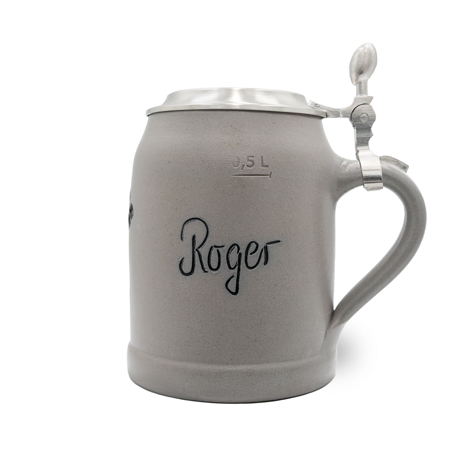 Traditioneller Bierkrug aus Steinzeug mit New England Patriots Logo, Zinndeckel und optionaler Gravur, 0,5 l.