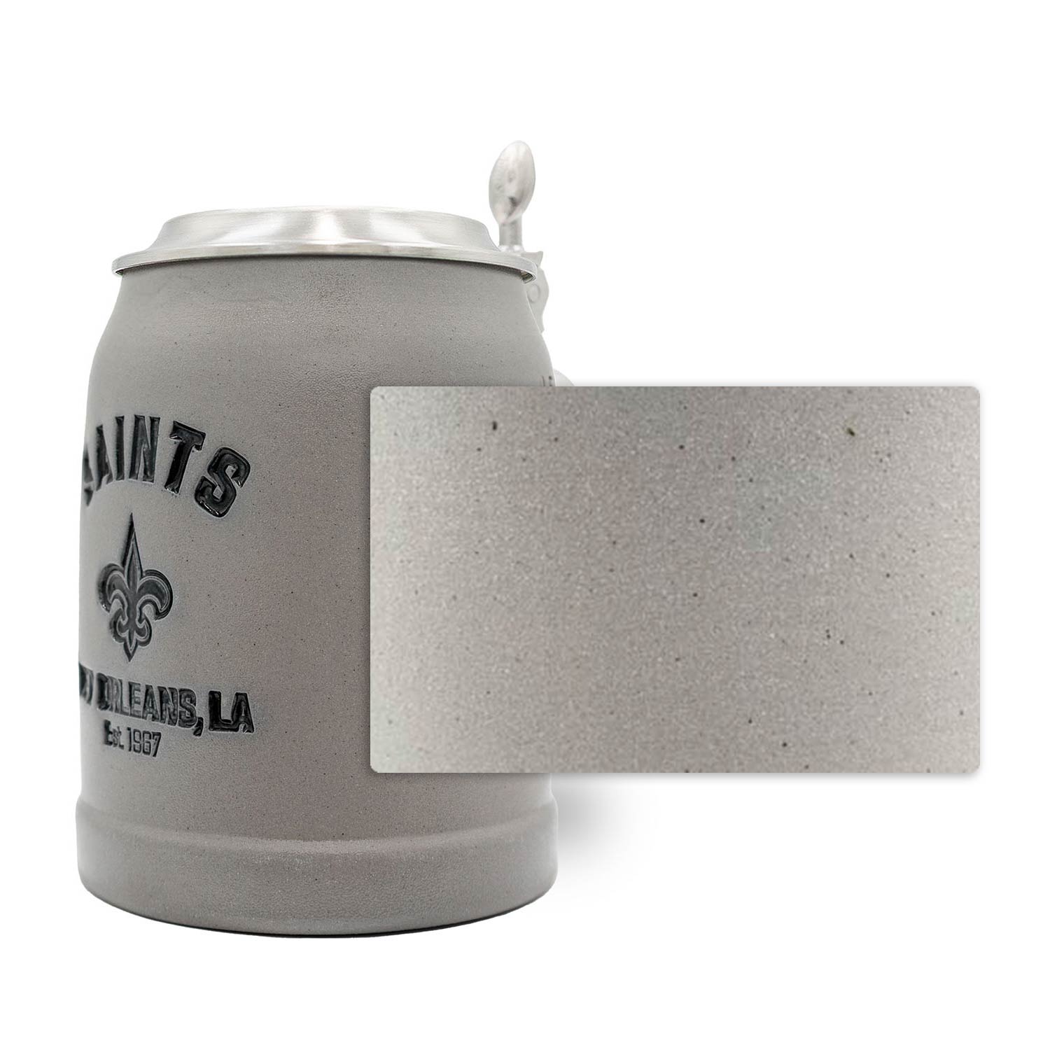 Halbliter-Bierkrug aus Stein mit graviertem Logo der New Orleans Saints und optionalem Zinndeckel aus Zinn.