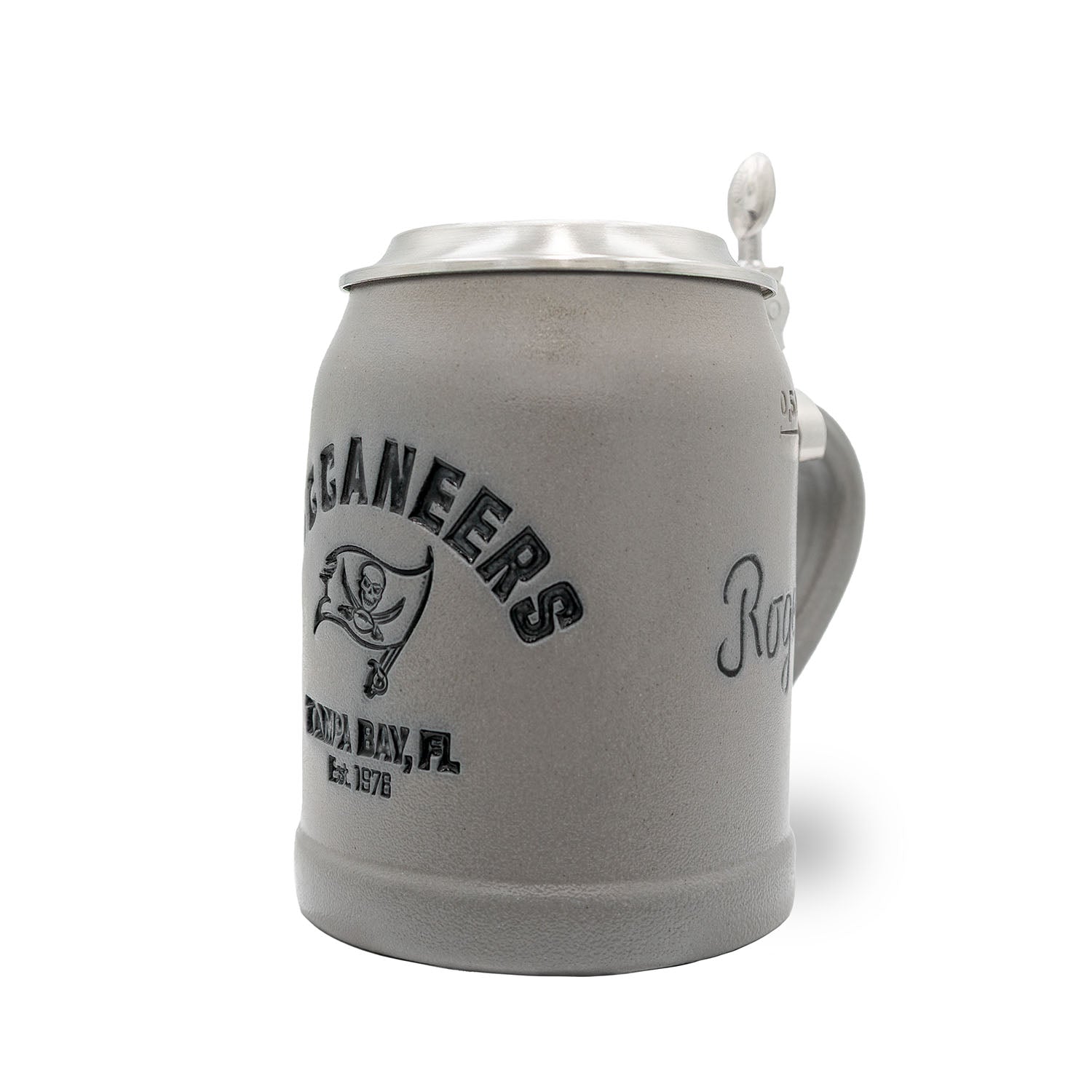 Traditioneller Steinkrug mit Tampa Bay Buccaneers Logo, Gravurfläche, Zinndeckel und personalisierbar, 0,5 l.