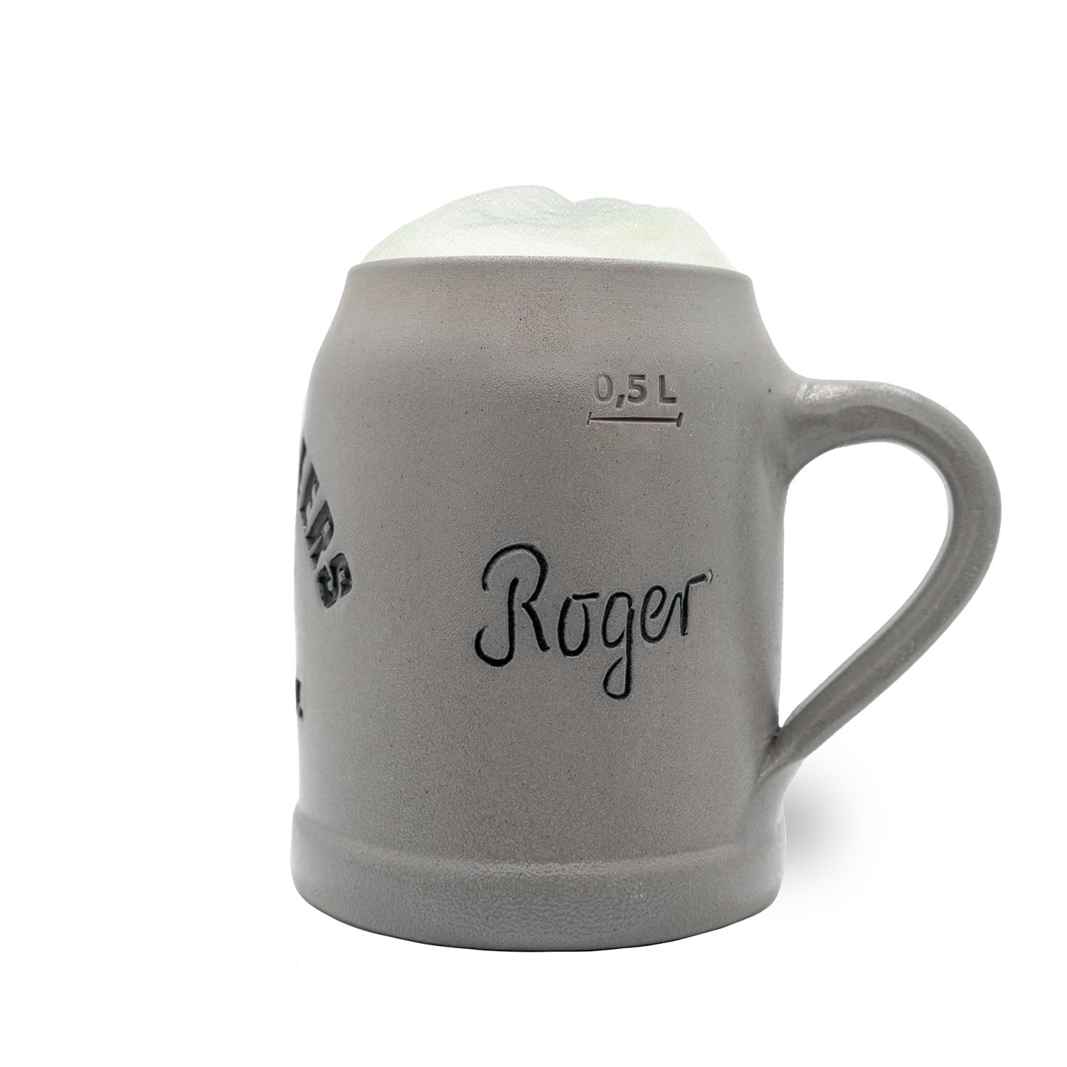 Steinkrug mit Tampa Bay Buccaneers Logo, robustem Henkel, optionalem Zinndeckel und personalisierbarer Gravur.