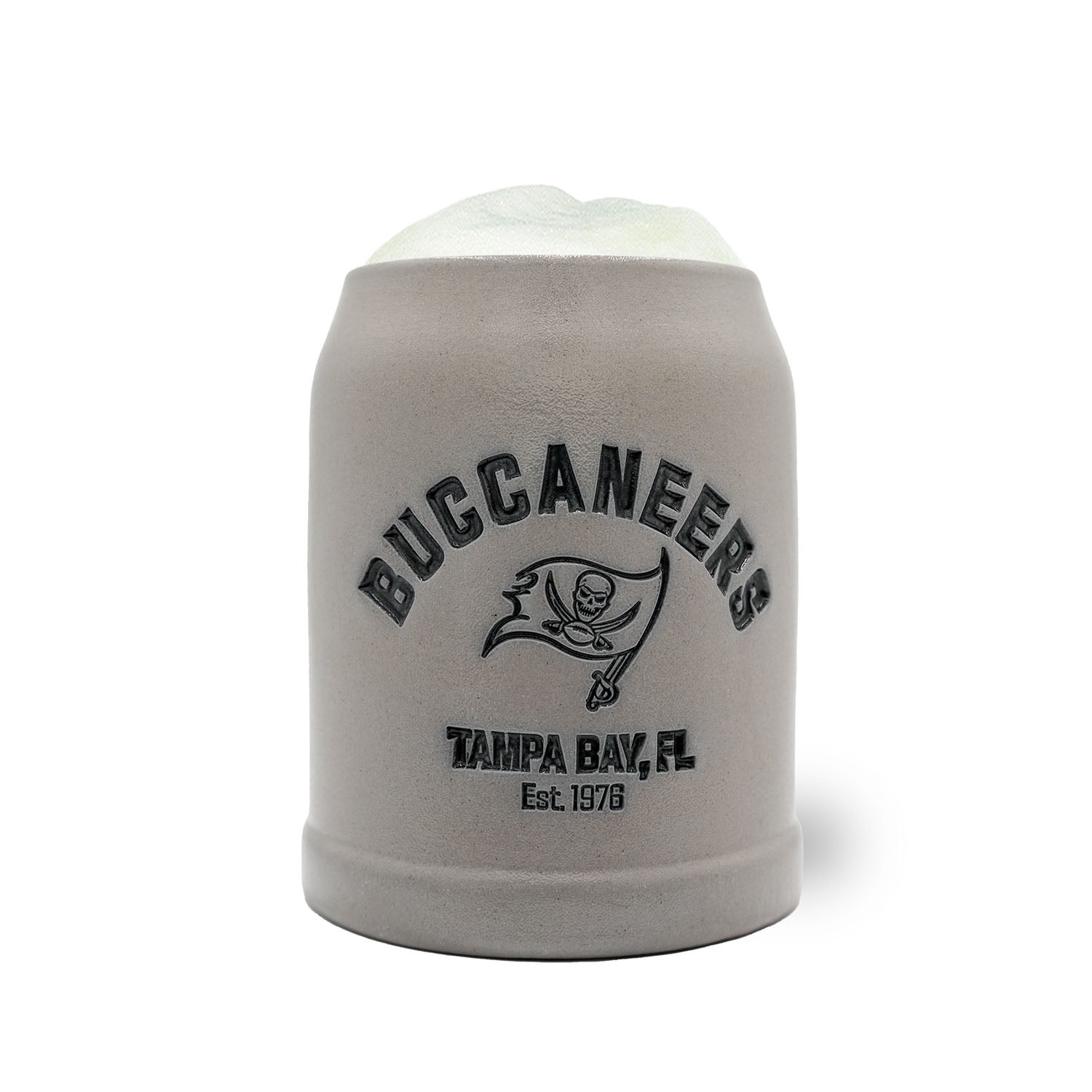 Halb-liter Steinkrug mit Tampa Bay Buccaneers Logo, gravierbar, optional mit Zinndeckel, handgefertigt in Deutschland.