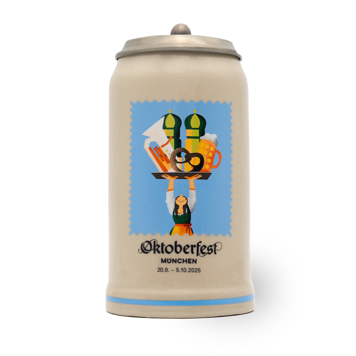 Vorderansicht: Offizieller Oktoberfestkrug 2025 mit Zinndeckel – 1-Liter Steinkrug (Rastal) mit Wiesn-Plakatmotiv und Aufdruck ‚Oktoberfest München 20.9.–5.10.2025‘