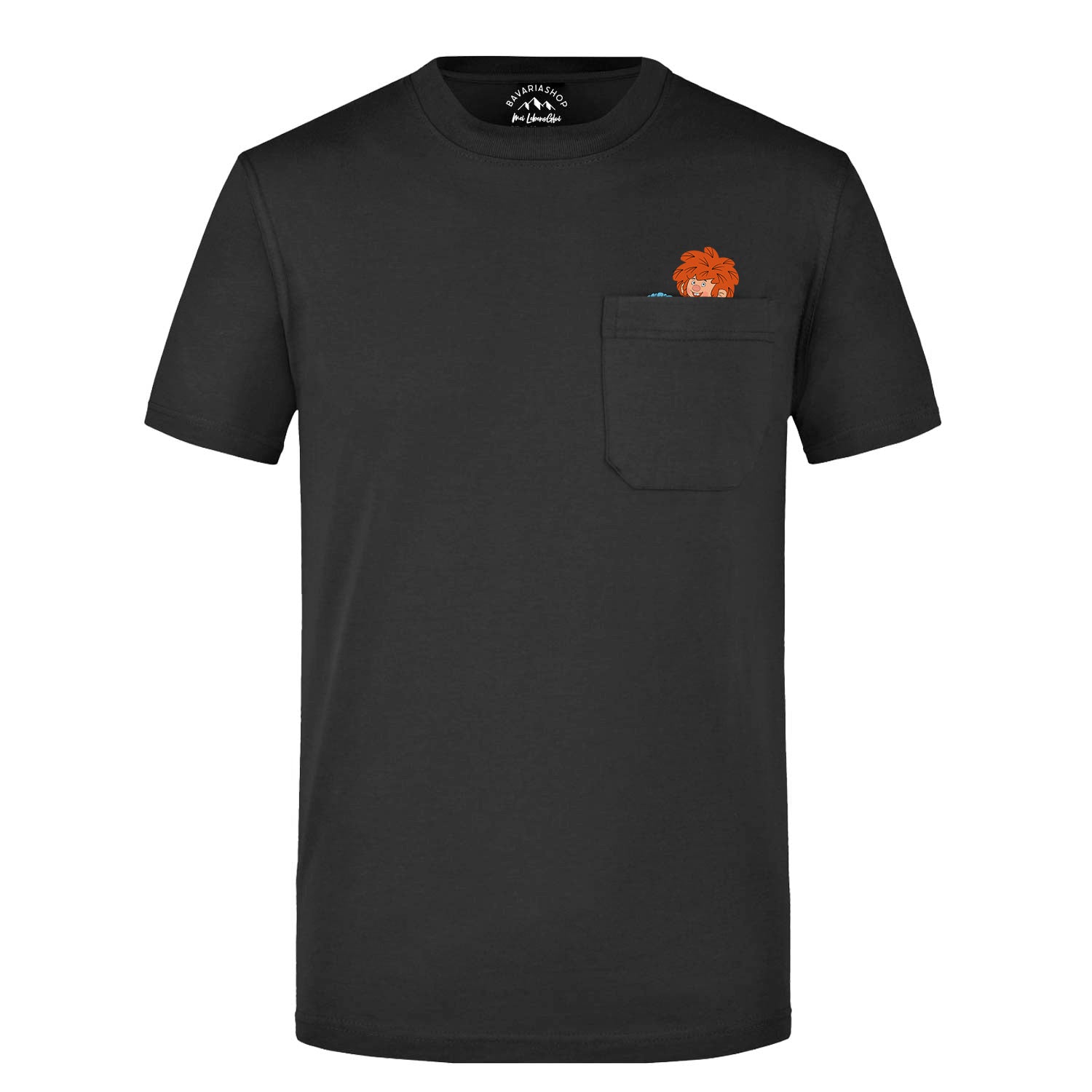 Schwarzes T-Shirt mit Brusttasche und kleinem Pumuckl-Motiv, das aus der Tasche hervorschaut.