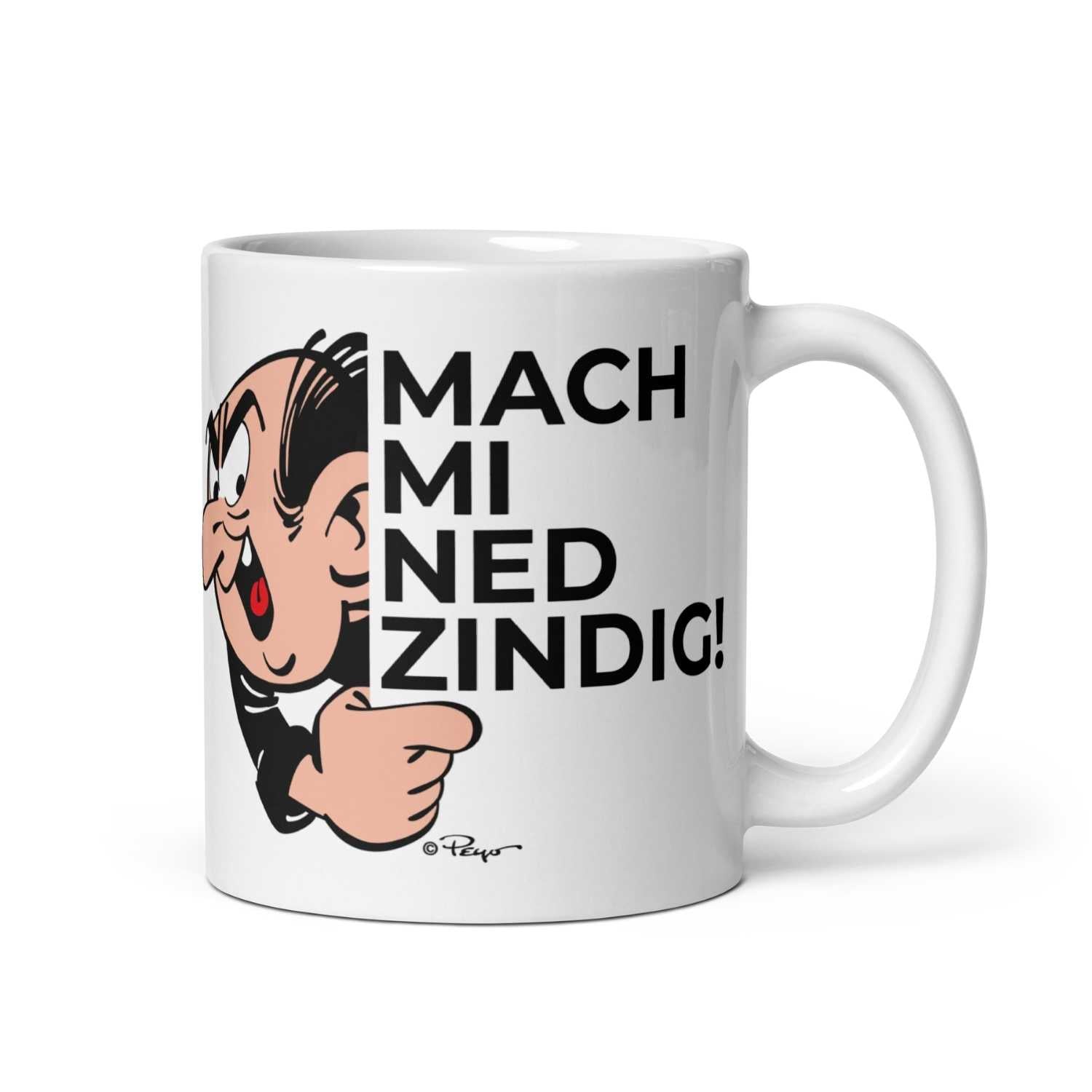 Weiße Porzellantasse mit blauem Schlumpfmotiv und bayerischem Schriftzug "Mach mi ned zindig", 330 ml Füllmenge.