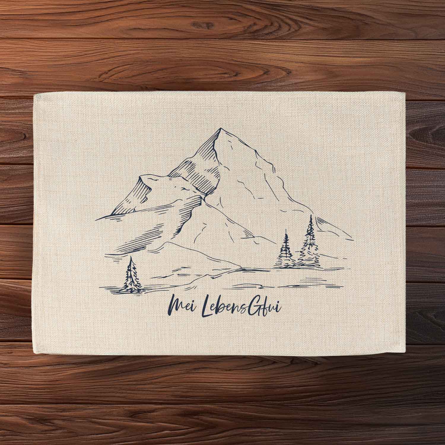 Abwaschbares Tischset im Jute-Look mit bayerischem Landschaftsmotiv und Schriftzug „Mei Lebensgfui“