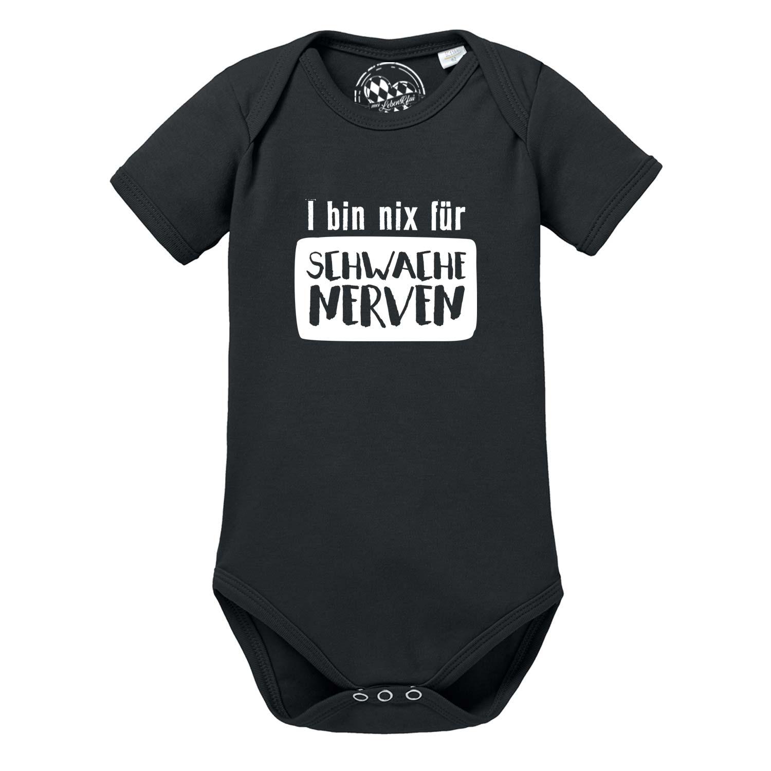 Weißer Babybody mit kurzen Ärmeln, schwarzem Aufdruck „für schwache Nerven“ und kleinem Bayernherz-Motiv; Baumwolle.