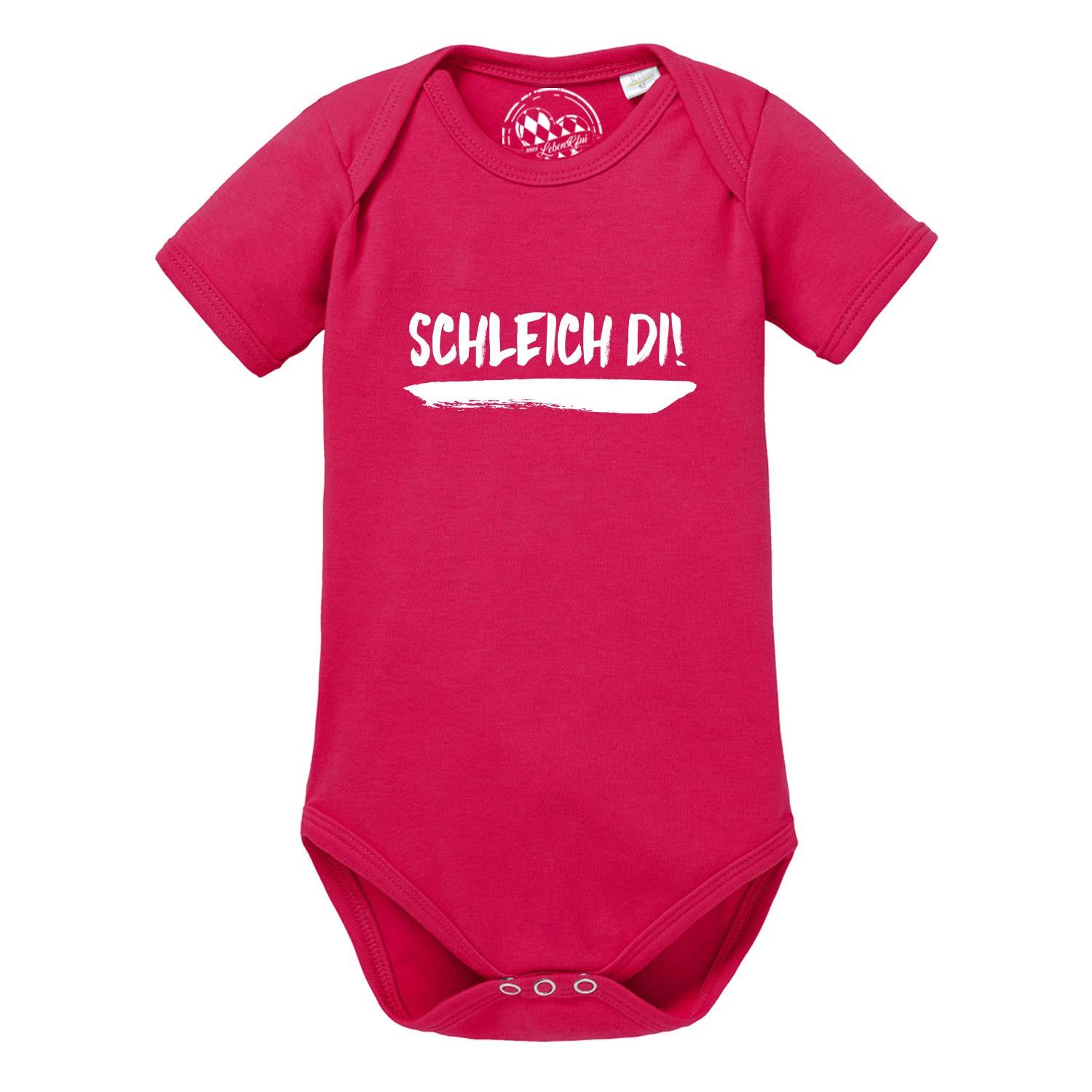 Weißer Babybody mit dunkelblauem Schriftzug „Schleich di!“ und blau-rotem Herzmotiv vorn, aus Baumwolle.