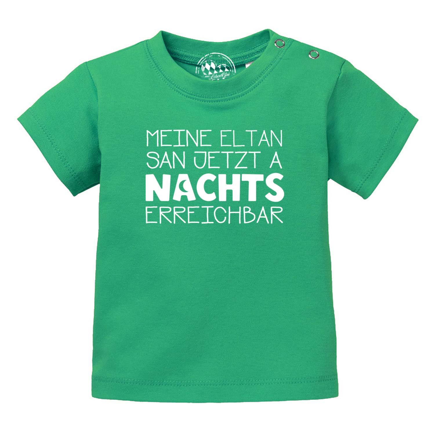 Grünes Baby T-Shirt Nachts erreichbar! mit weißem lustigem Spruch und Druckknöpfen an der Schulter.