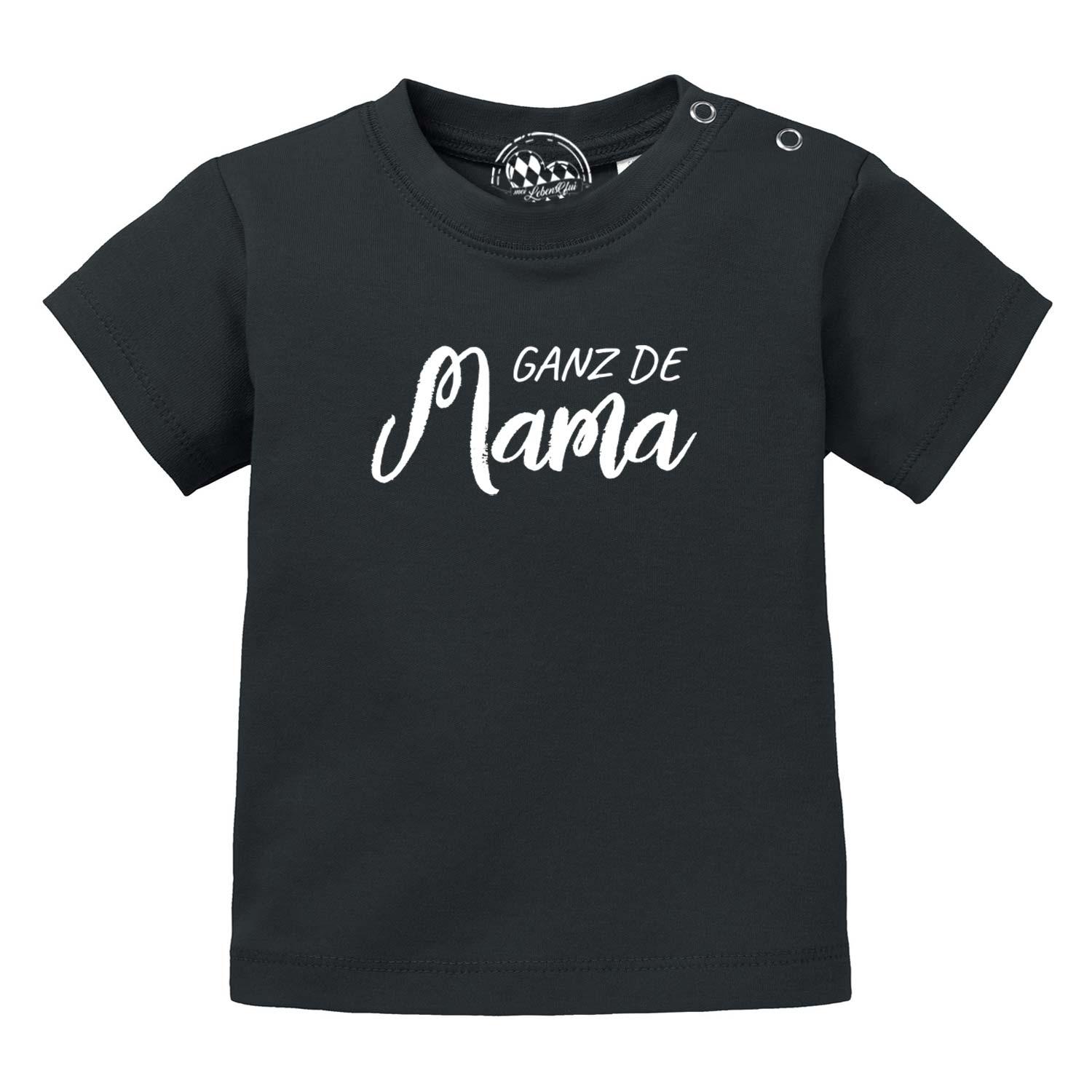 Baby T-Shirt in Weiß aus Bio-Baumwolle mit blauem Schriftzug „Ganz de Mama®“, Rundhals und kurzem Arm.