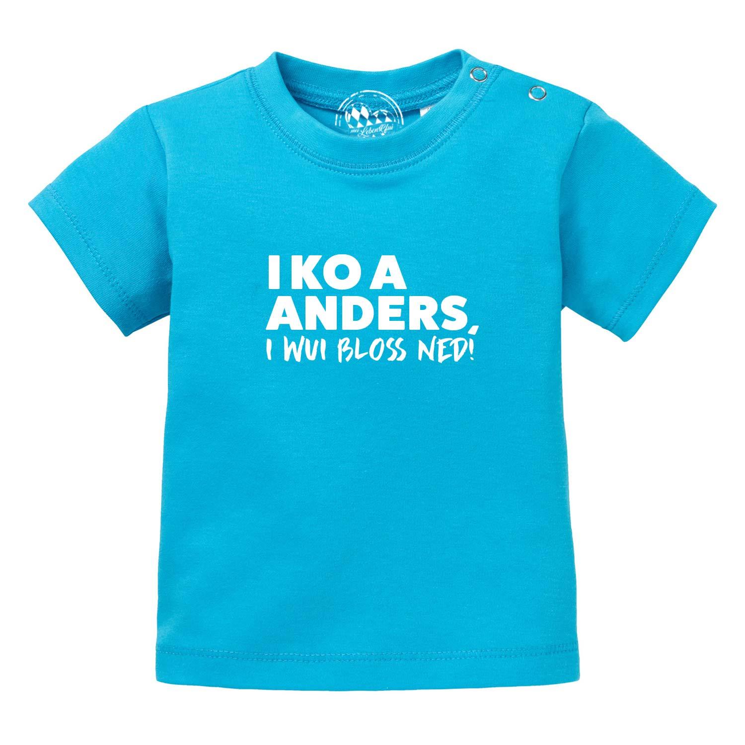 Baby-T-Shirt in Beige mit rotem bayerischem Schriftzug „I wui bloß ned“, Rundhalsausschnitt, 100 % Bio-Baumwolle.