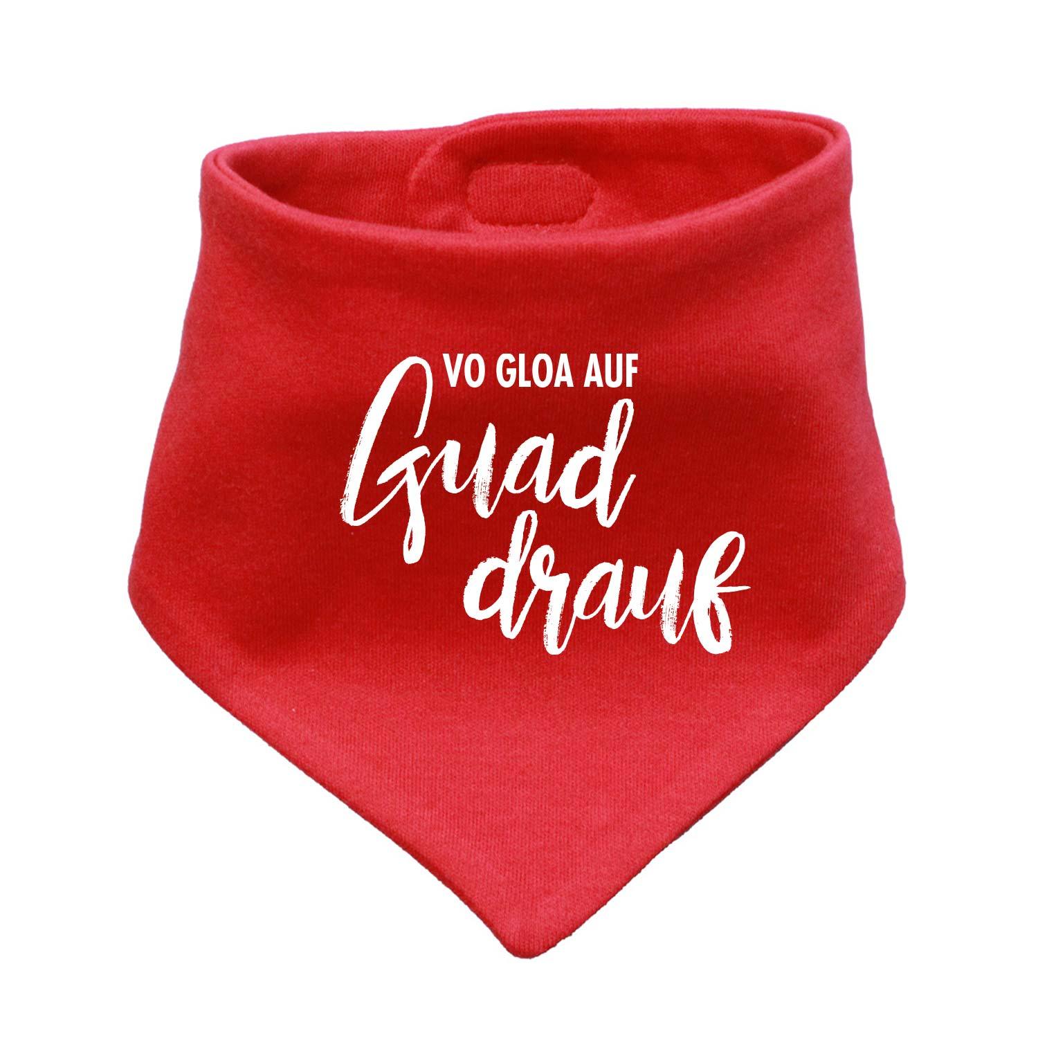 Dreieckiges Babyhalstuch in Rosa mit weißem Herzmuster und blauem Schriftzug „guad drauf“, aus Baumwolle.