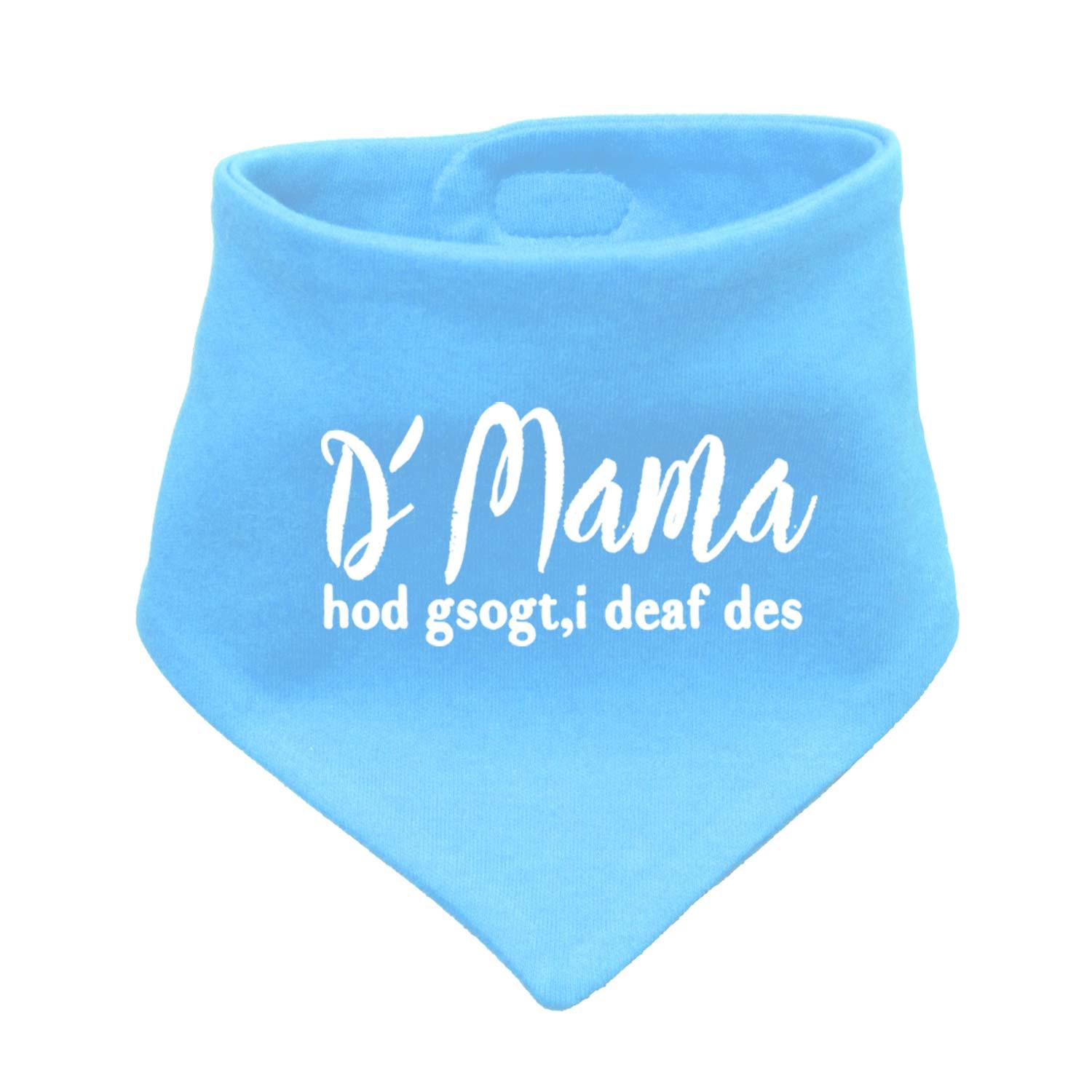 Hellgraues Babyhalstuch in Dreiecksform mit weißem Schriftzug „Mama sogt, i deaf des!“, weiches Baumwollmaterial.