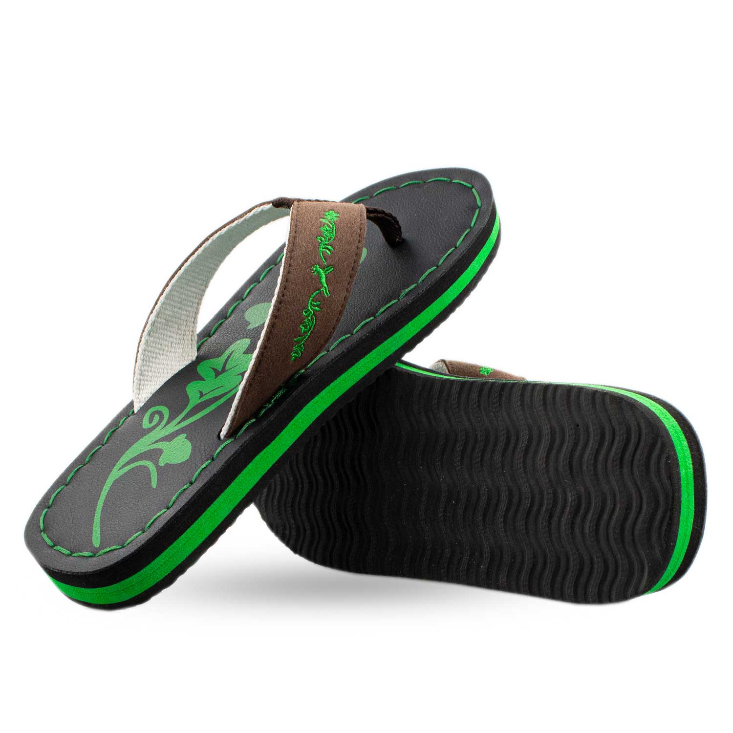 Badesandale Haferlschuh mit dunkelgrauem Fußbett, grünem Zierrand und braunem Riemen mit grüner Stickerei.
