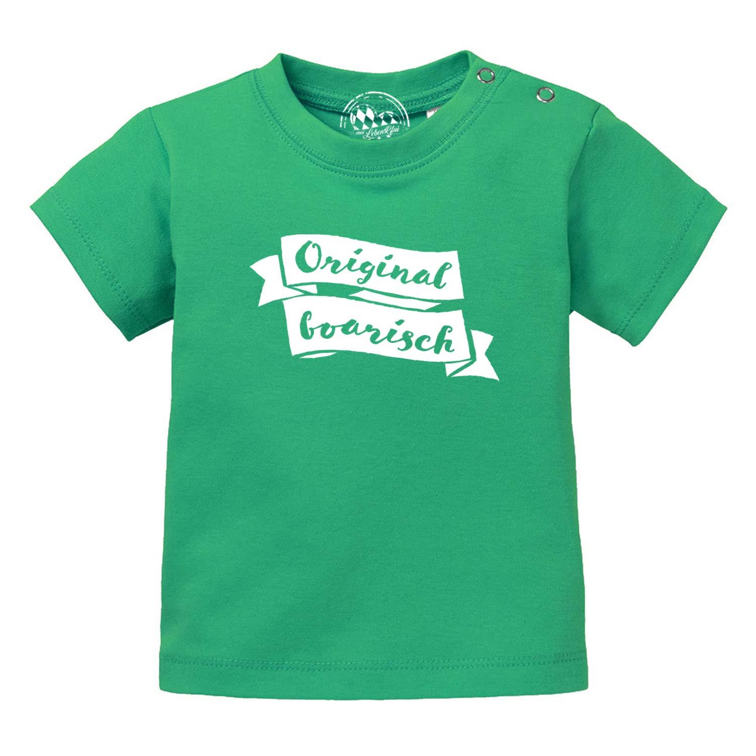 Grünes Baby T-Shirt Original boarisch mit Druckknöpfen an der Schulter und weißem Schriftzug.