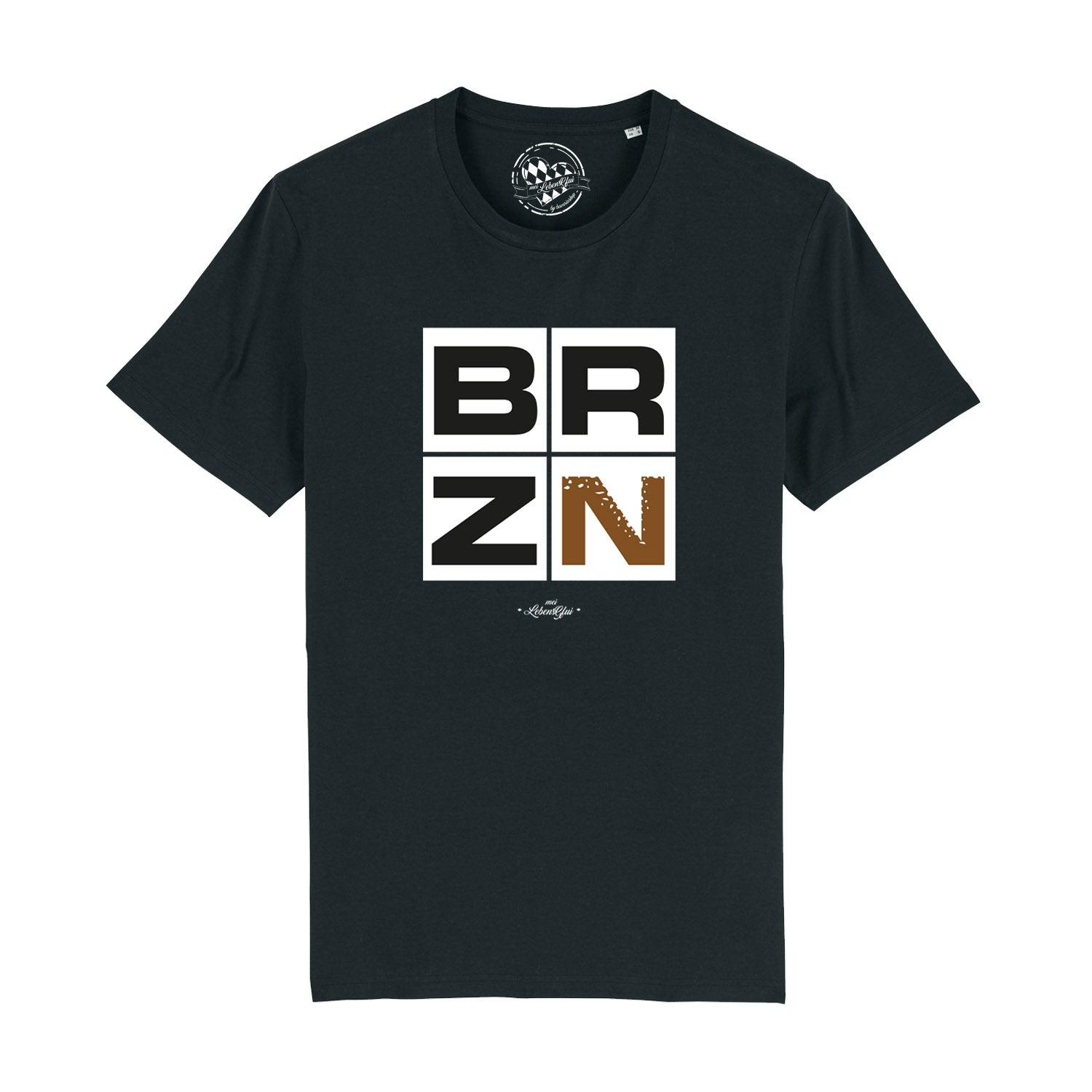 Schwarzes Herren T-Shirt "BRZN" mit weißem Blockmuster und braunen Buchstaben auf der Vorderseite, Detailansicht.