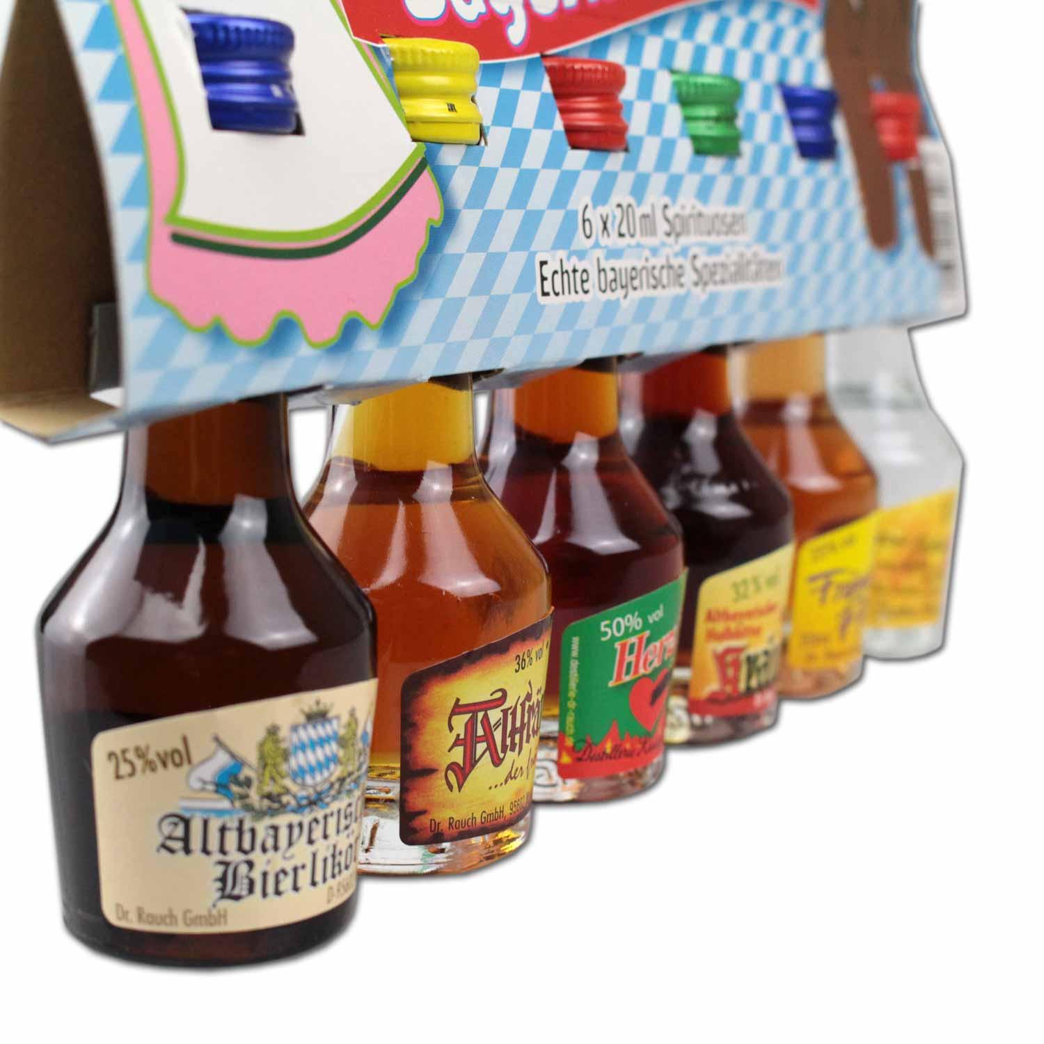 Set aus 6 Mini-Flaschen mit klaren und dunklen bayerischen Schnapsspezialitäten in Glas, je 0,02 l.