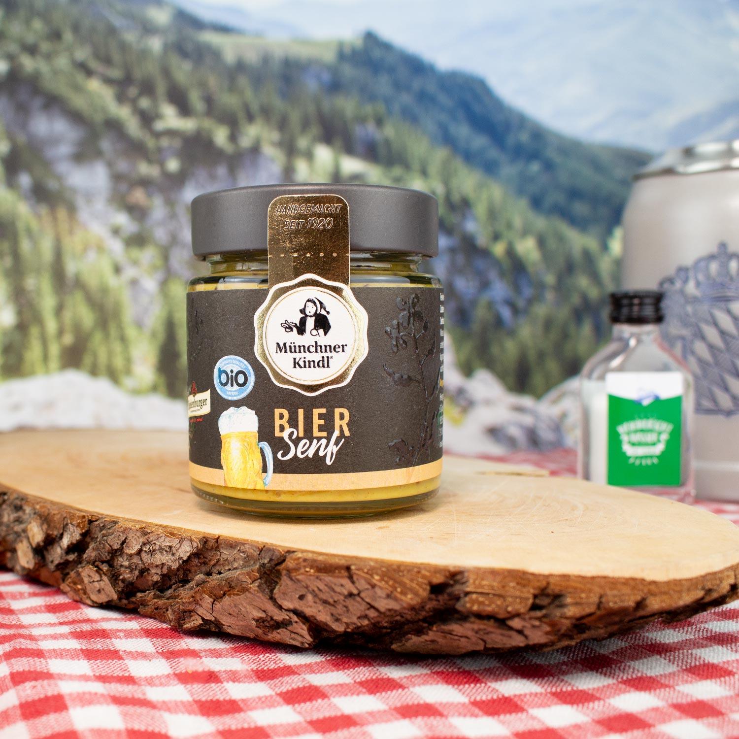 Mittelscharfer, goldbrauner Bio-Senf mit bayerischem Bieraroma, cremig-feine Textur in 125-ml-Glas.