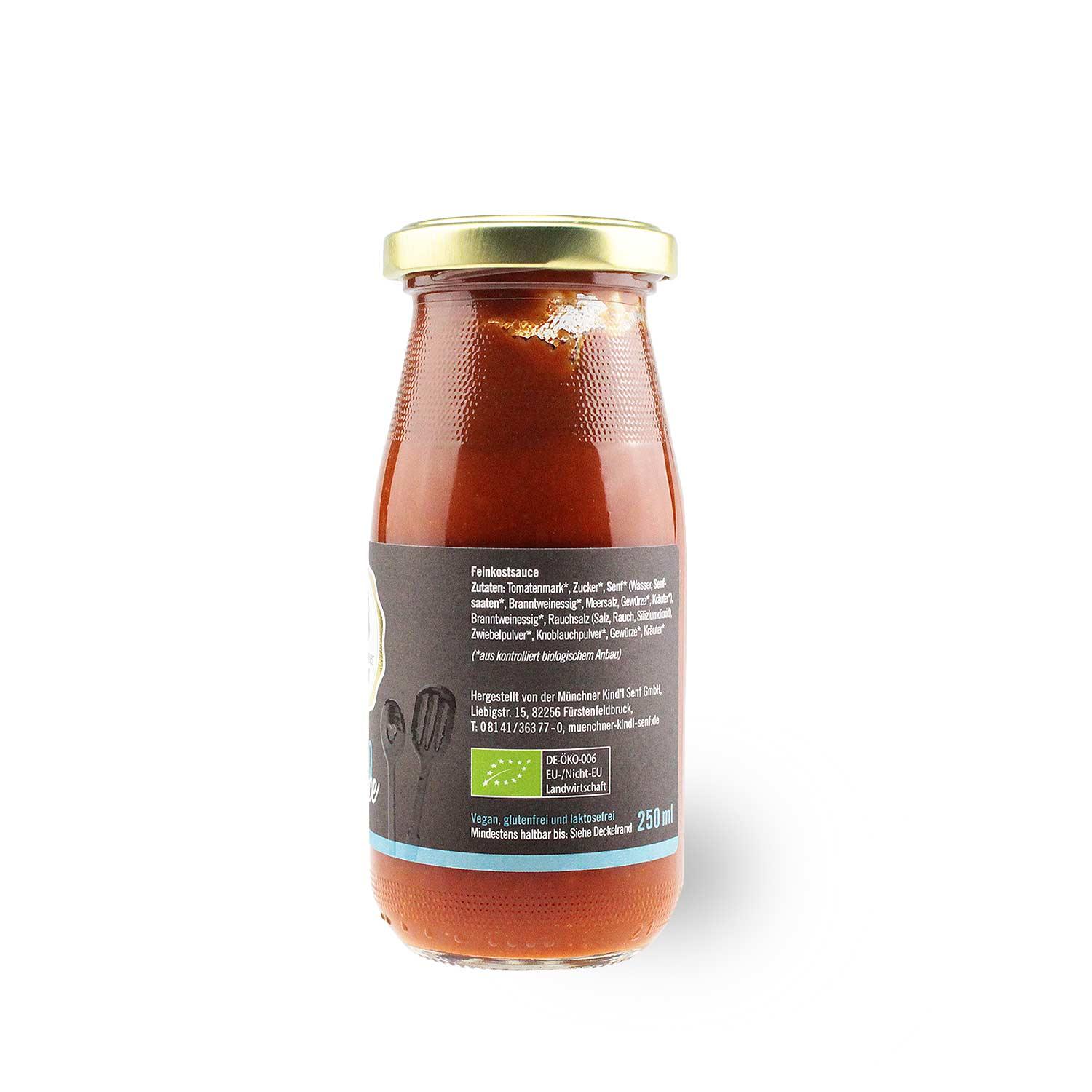 Braune Glasflasche mit schwarzem Deckel, Etikett mit Aufschrift „BIO Grillsauce“, rustikales Design in Beige und Rot.