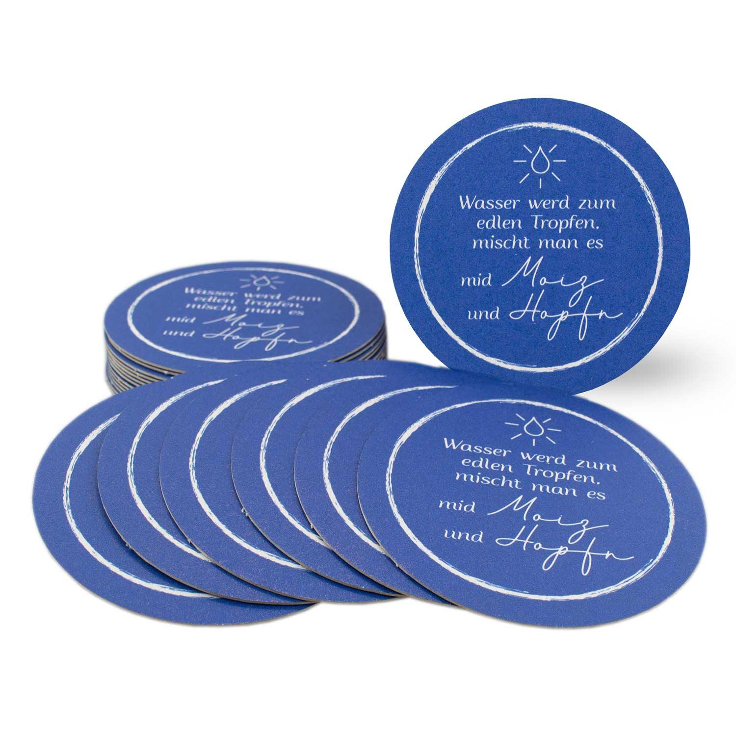 Runder Bierdeckel mit schwarzem Schriftzug „Wasser werd zum edlen Tropfen, mischt...“, hochwertiger Druck, 20 Stück, Ø 107 mm.