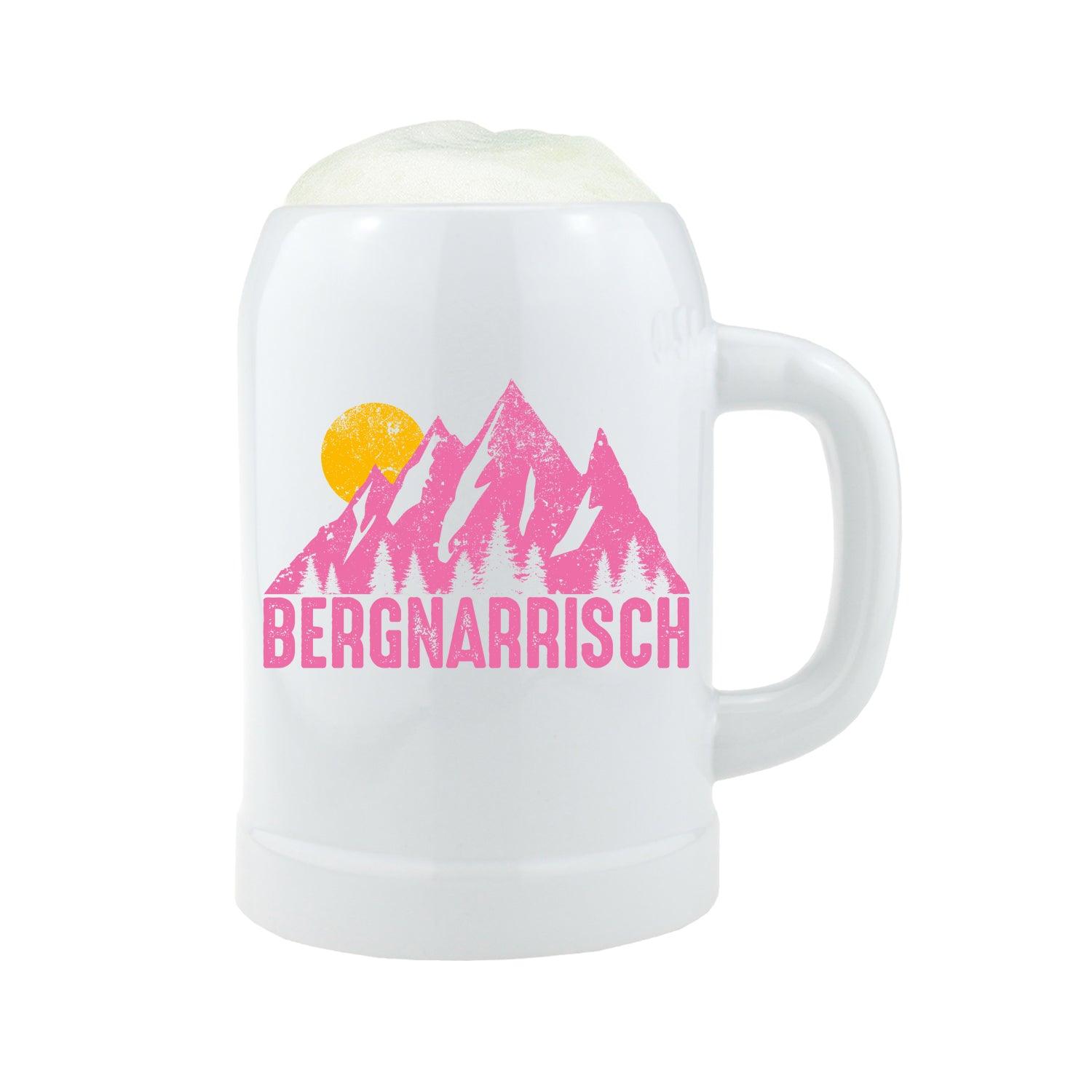 Personalisierbarer Bierkrug aus Steingut mit Gravur „Bergnarrisch“, rosa glasiert, halbliter, mit Henkel.