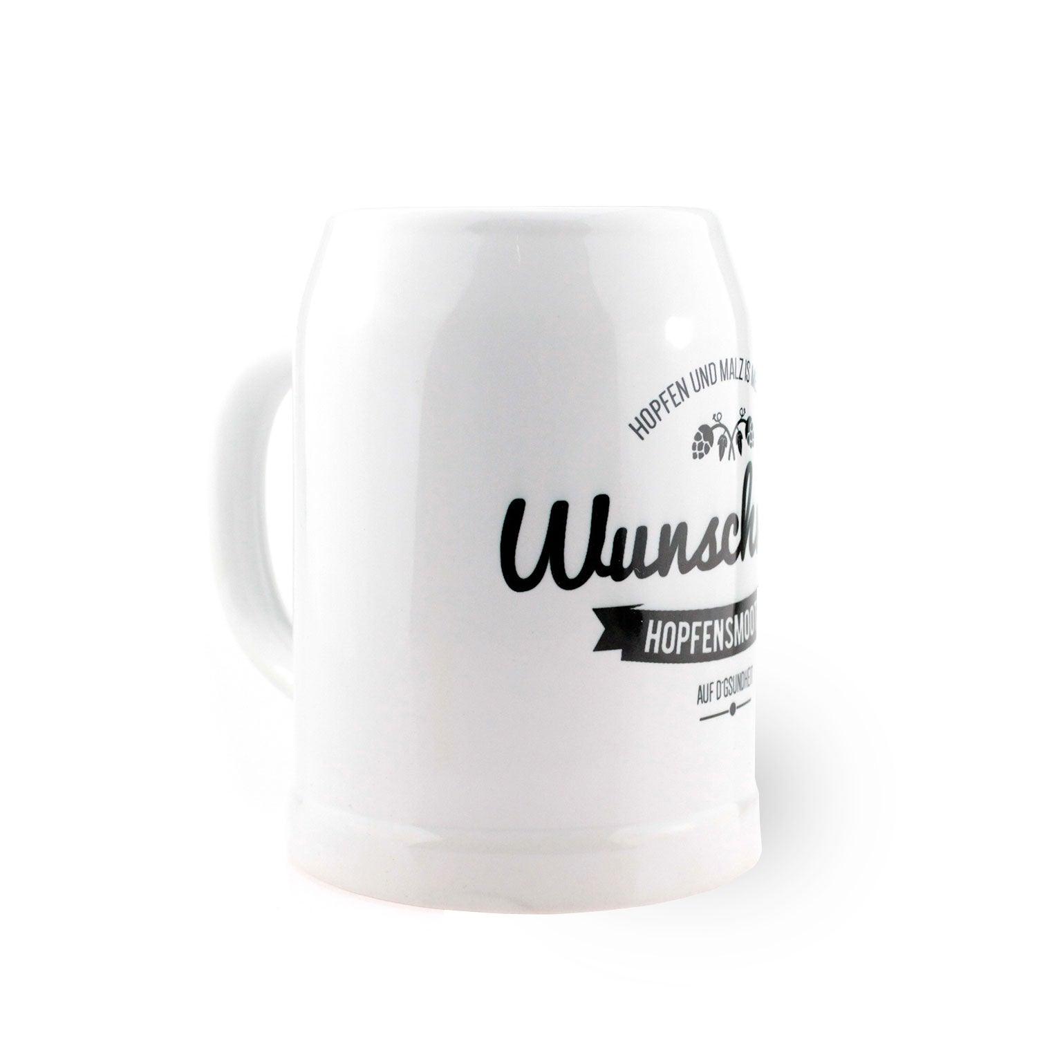 Heller Bierkrug aus Keramik mit schwarzer Gravur „Hopfensmoothie“ und individualisierbarem Wunschnamen.