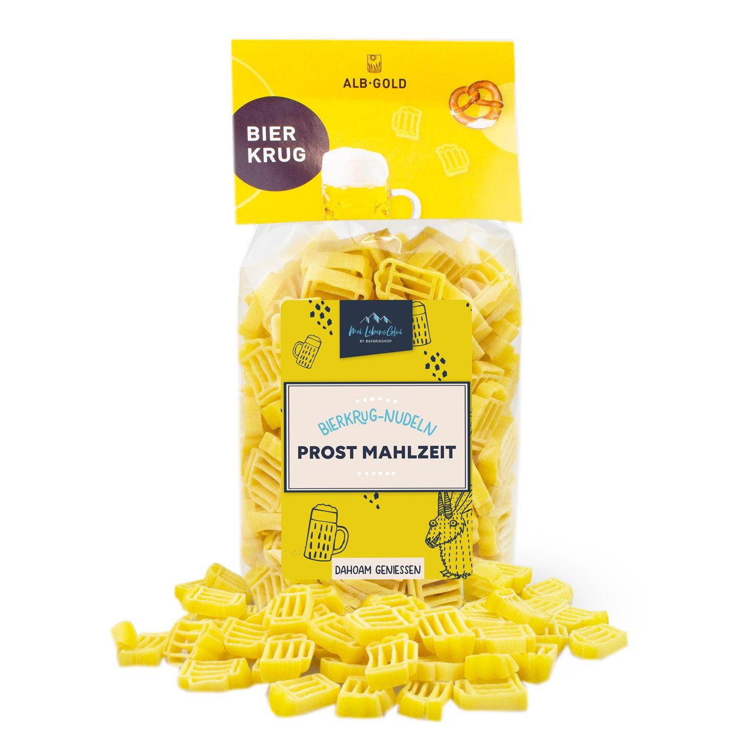 Nudeln in Form von hellbeigen Bierkrügen mit Henkel, detailreich gestaltet, aus Hartweizengrieß, 250 g.