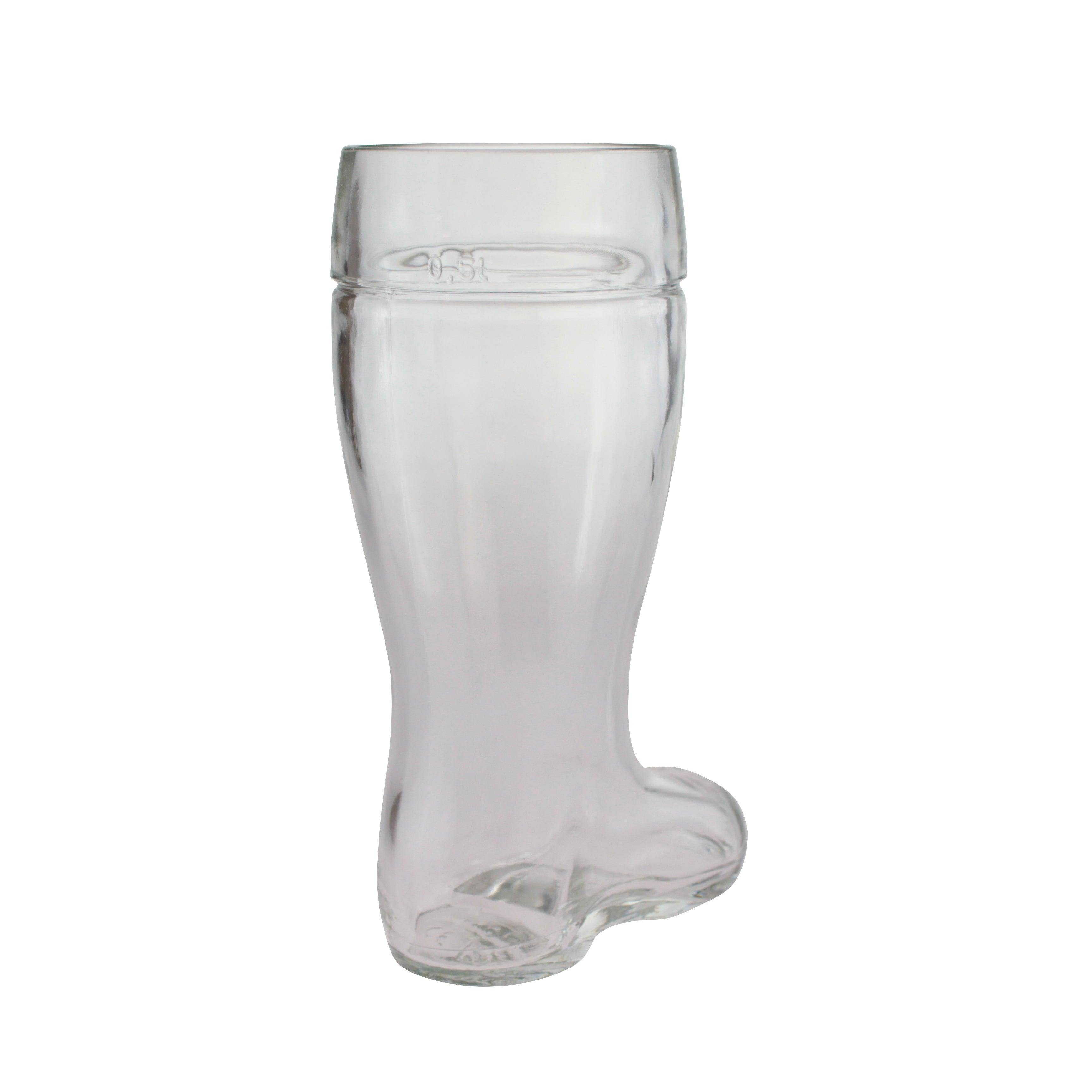 Transparenter Bierstiefel aus Glas mit eingraviertem Logo und geschwungener Schrift, detailreich verarbeitet, 0,5 Liter.