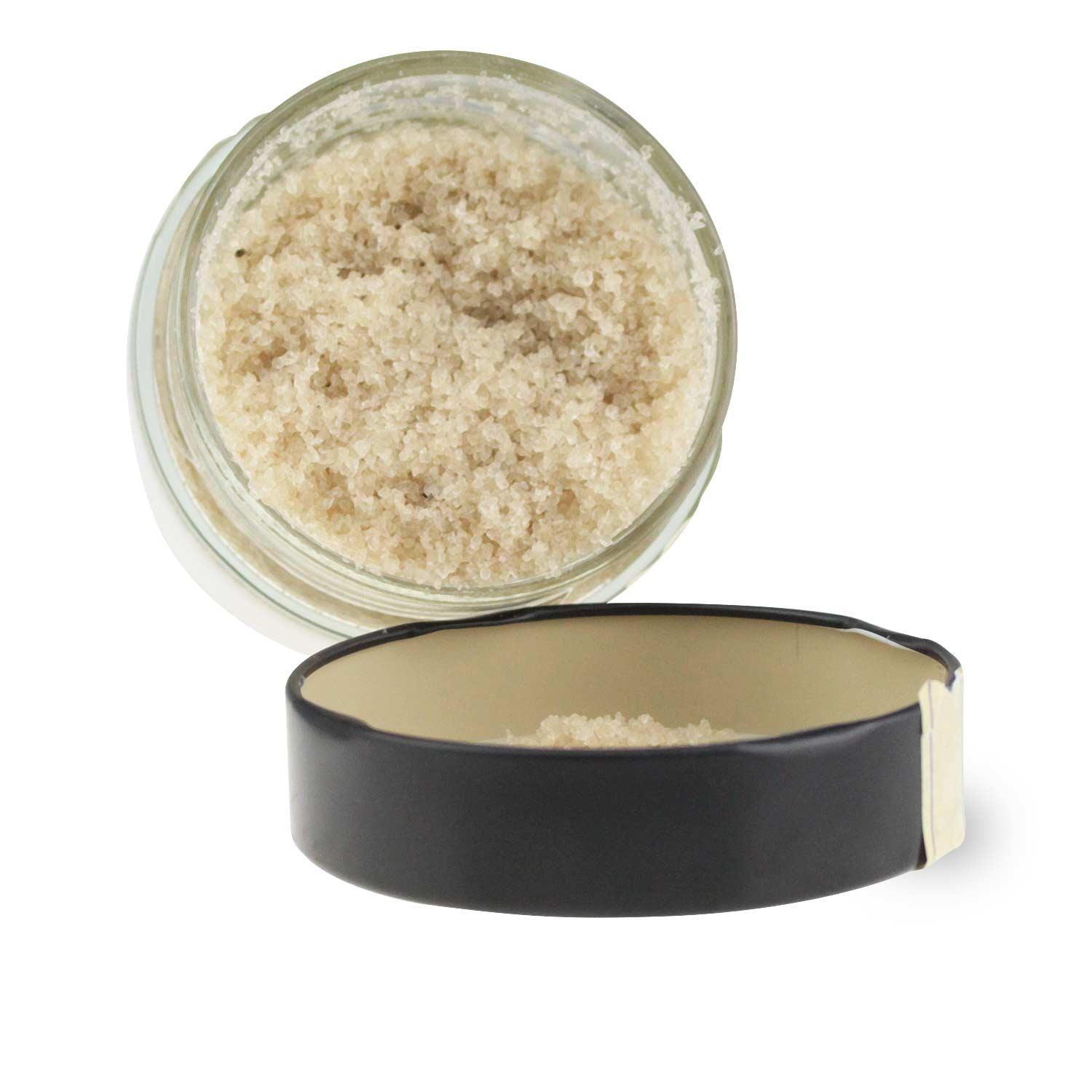 Grobes, beigefarbenes Bio-Steinsalz mit Hefeweißbier verfeinert; kristalline Textur, Inhalt: 140 g.