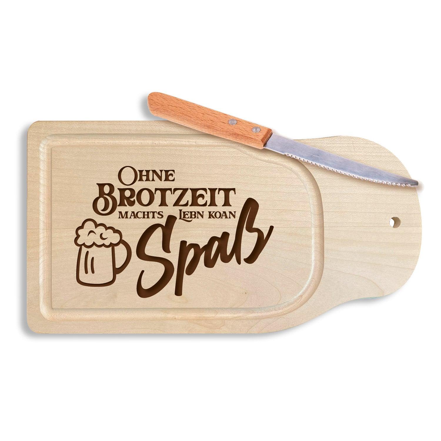 Rechteckiges Brotzeitbrett aus hellem Ahornholz mit rustikalem Schriftzug „Ohne Brotzeit machts Lebn koan Spaß“.