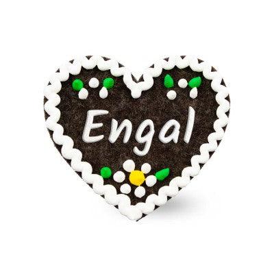 Filzherz-Anstecker in Herzform mit aufgesticktem Schriftzug „Engal“, Sicherheitsverschluss auf der Rückseite, ca. 6,5 x 7 cm.