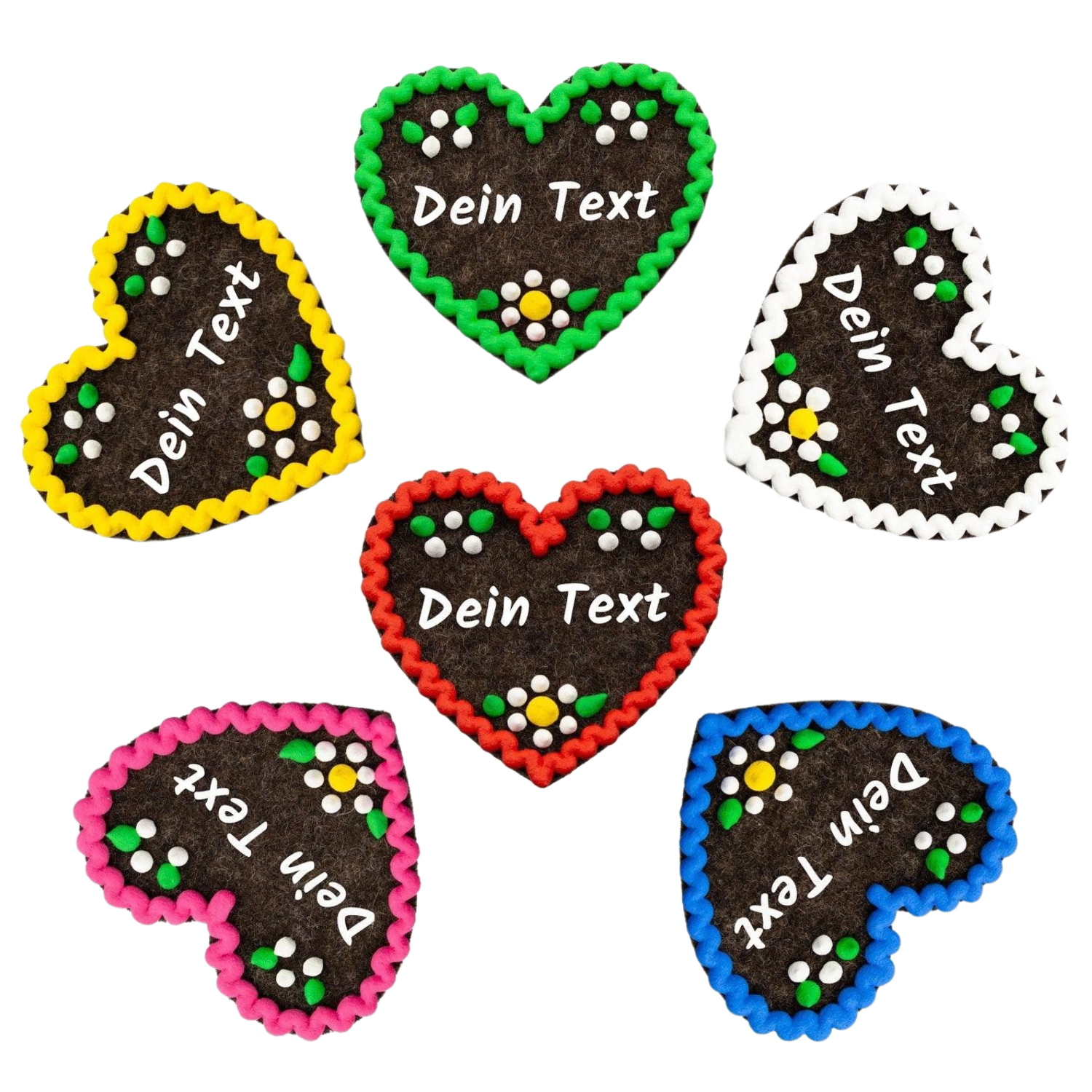 Herzförmiger Filz-Anstecker aus rotem Wollfilz mit weißer Umrandung und individualisierbarem Namensschriftzug; ca. 6,5 x 7 cm, 3 mm dick.