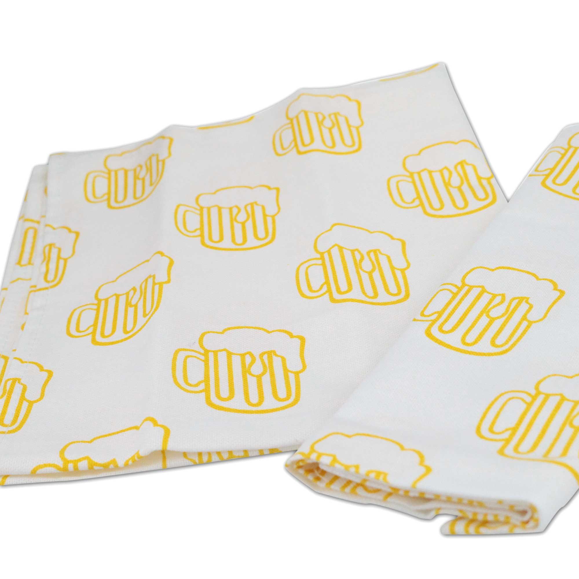 Geschirrtuch mit großem Maßkrug-Motiv und bayerischem Schriftzug auf kariertem Hintergrund aus Baumwolle, 77×47 cm.