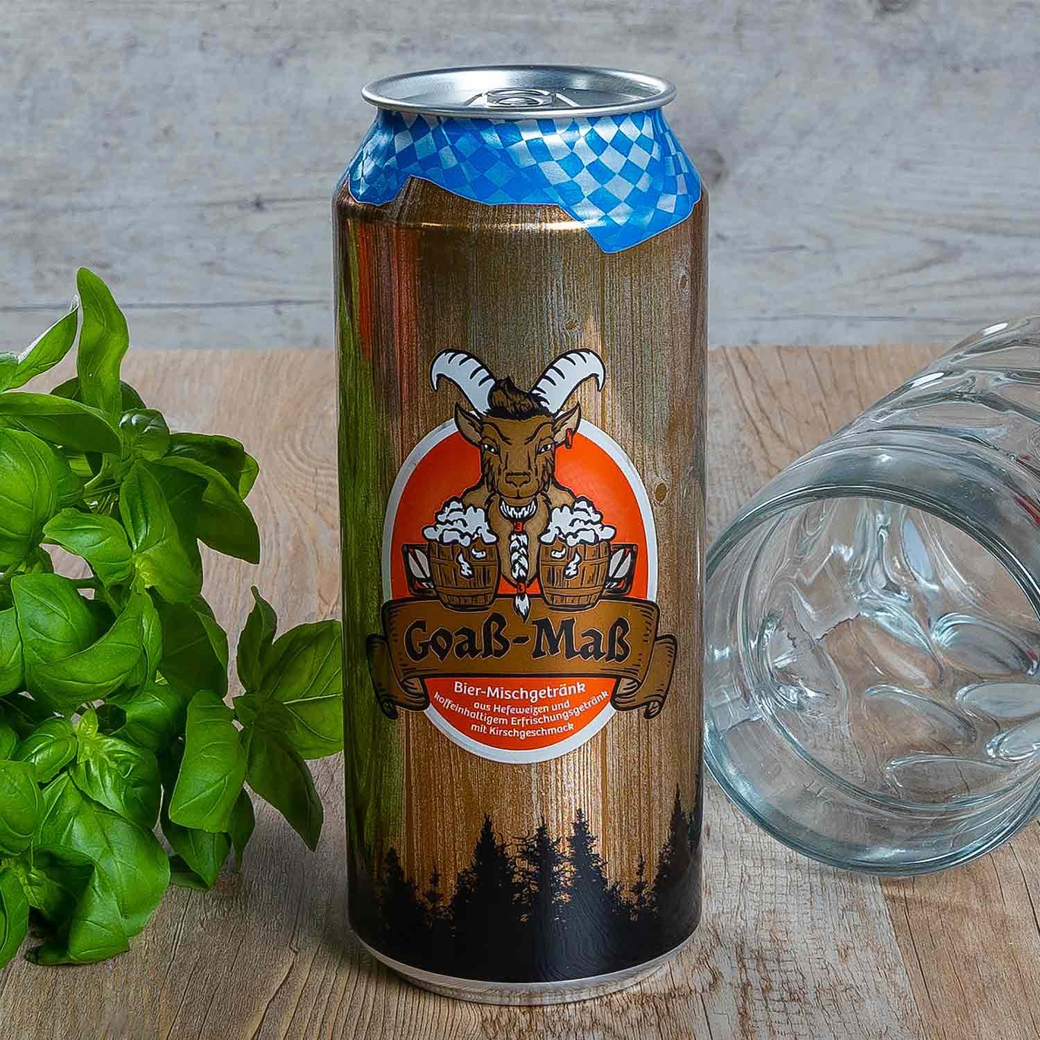 Goaß-Maß Kultgetränk in 1-Liter-Dose, Mix aus Cola und Bier aus Bayern, mit weißem Schriftzug auf rotem Grund.
