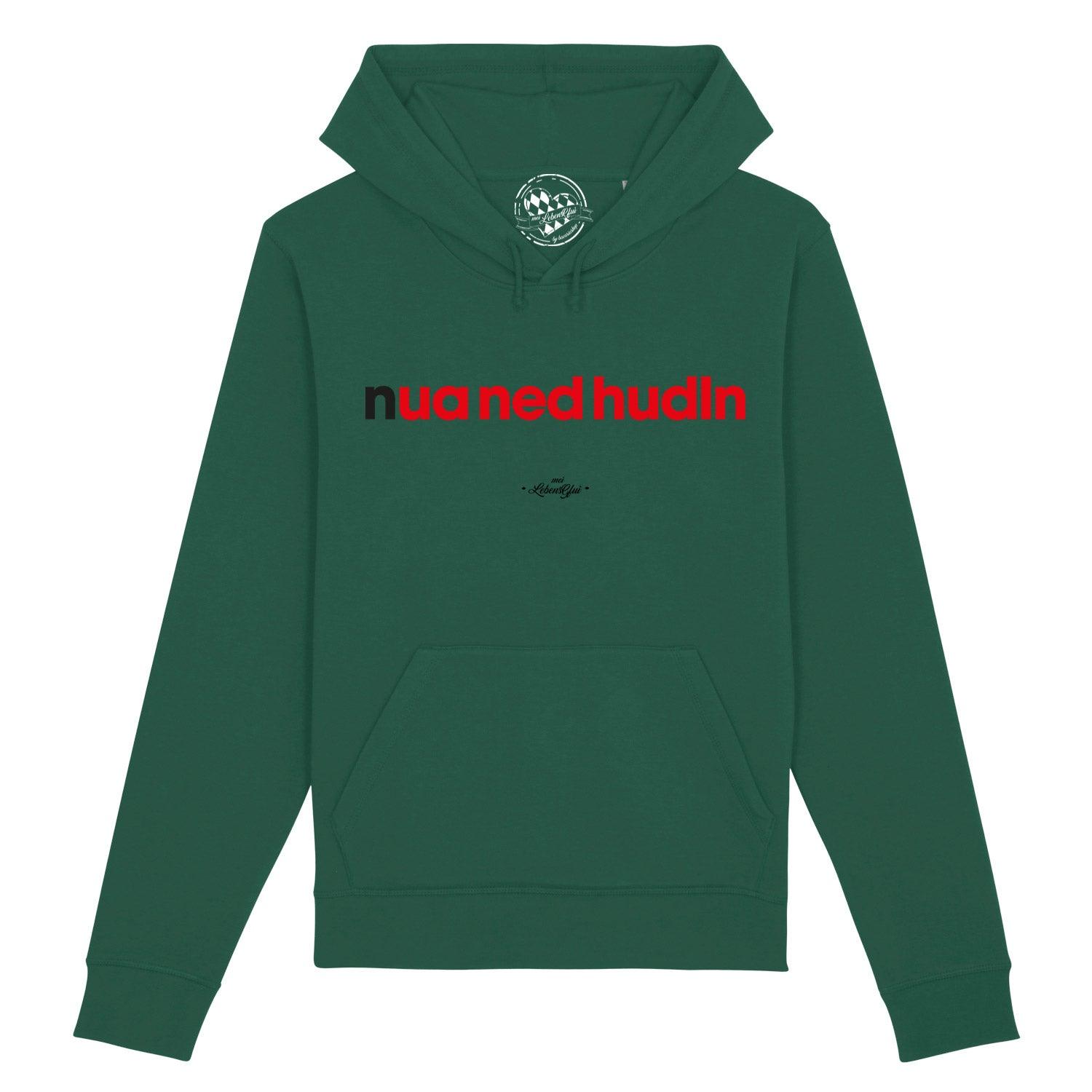 Herren Hoodie in Dunkelgrau mit weißem Frontprint „Nua ned hudln“ in Handschrift-Optik, Kapuze, Kängurutasche; Bio-Baumwolle.