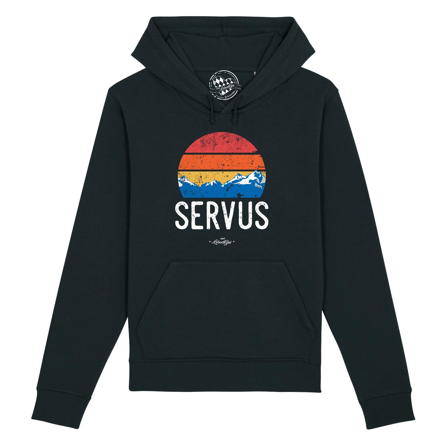 Dunkelblauer Herren-Hoodie mit weißem Frontprint "Servus" in Handschriftoptik; Kapuze, Kängurutasche, Bio-Baumwolle.