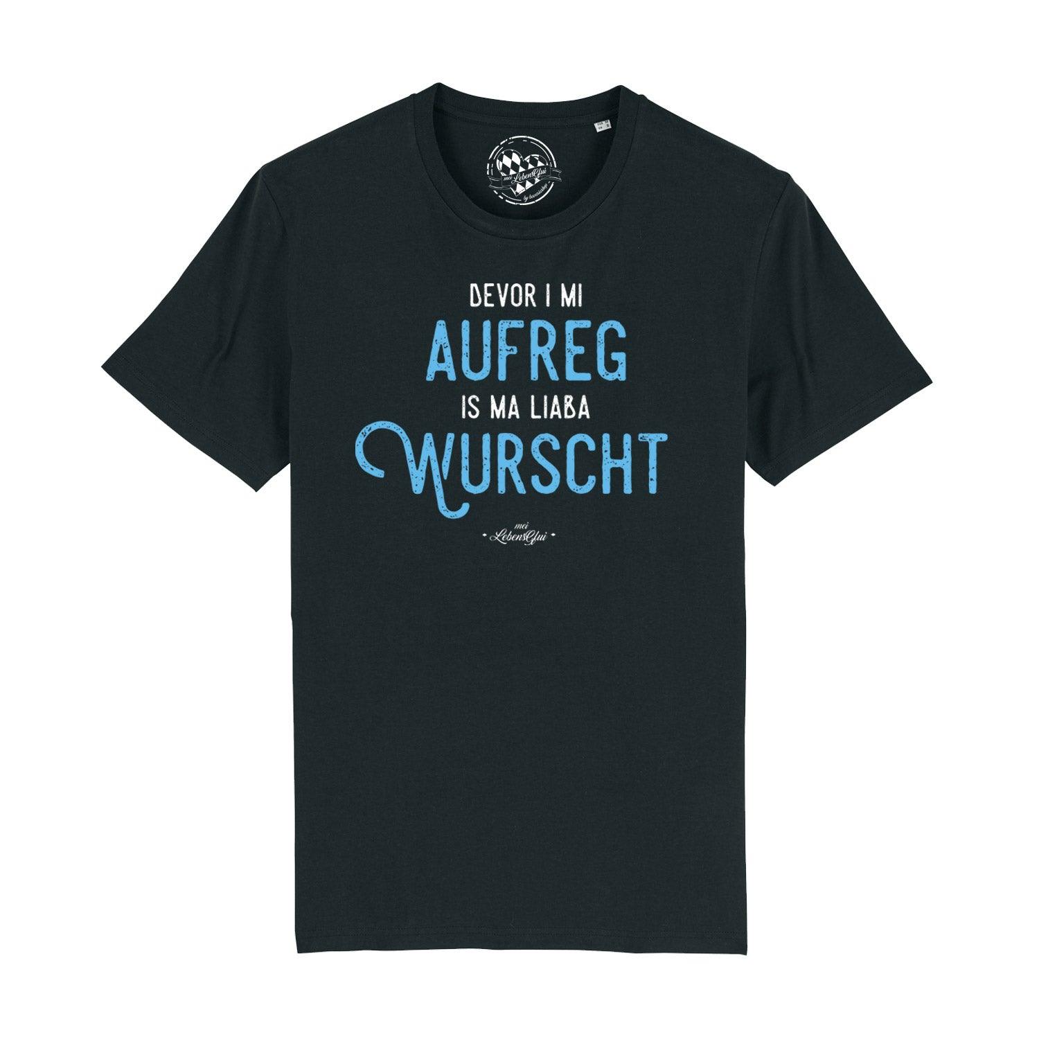 Herren T-Shirt mit bayerischem Schriftzug „Bevor i mi aufreg…“, Rundhals, aus 100 % Bio-Baumwolle.