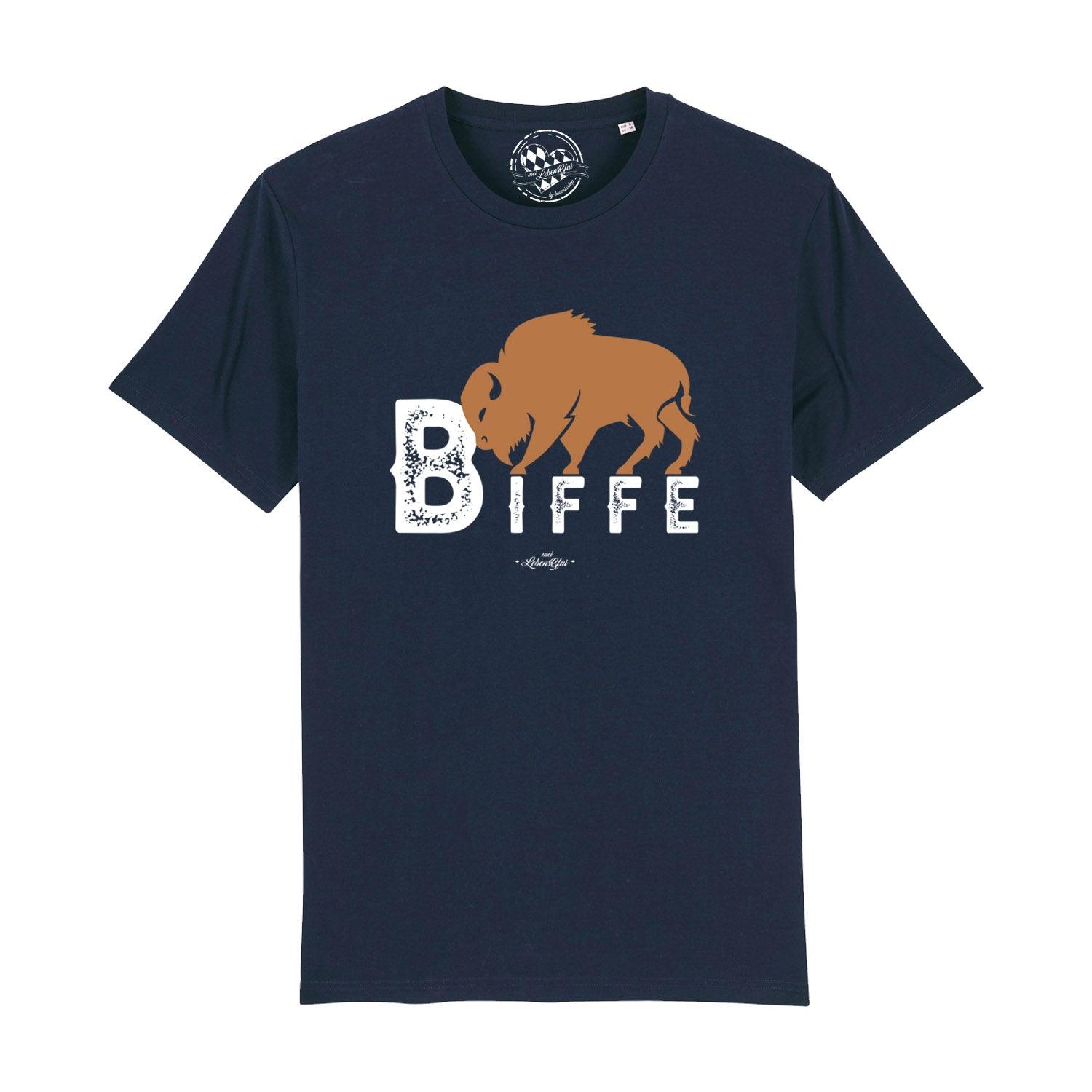 Dunkelblaues Herren-T-Shirt mit weißem Frontprint „Biffe“ in bayerischer Mundart, aus 100 % Bio-Baumwolle.