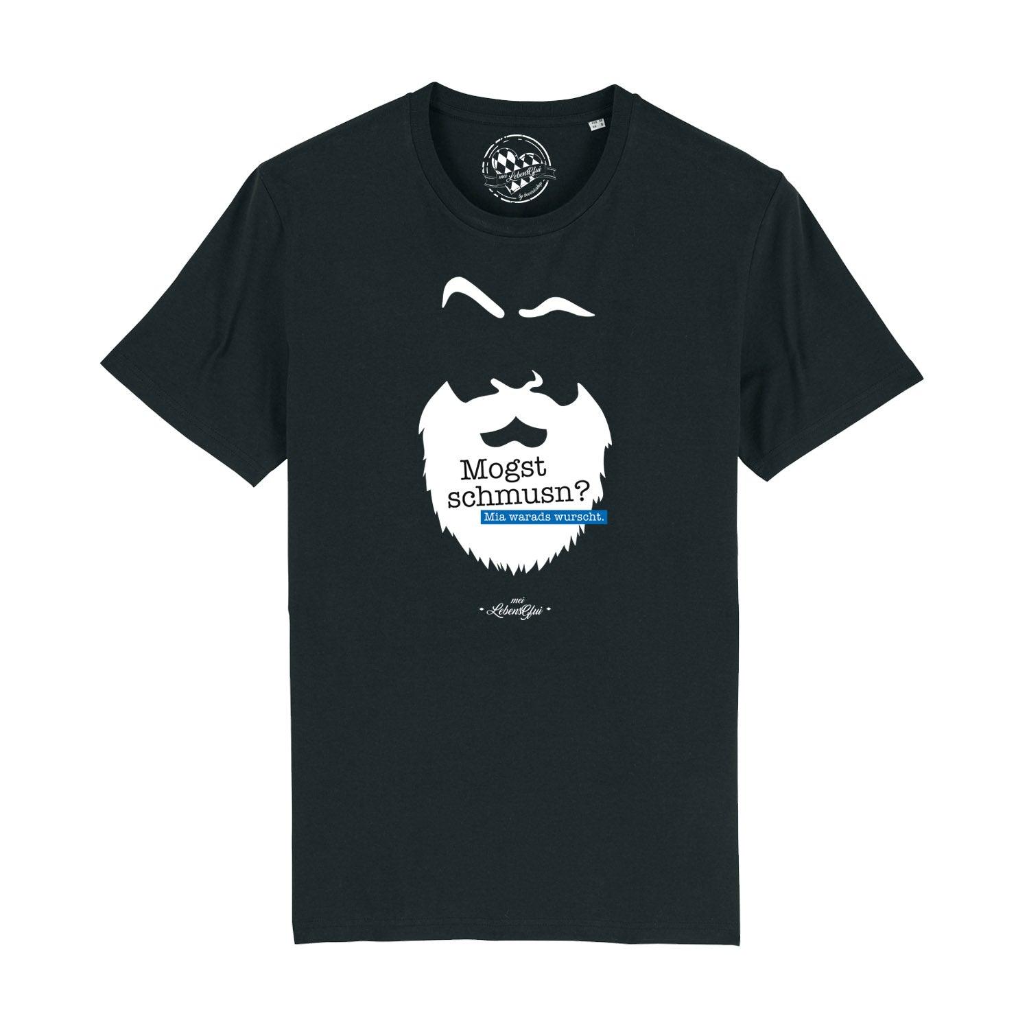 Schwarzes Herren-T-Shirt mit weißem Schriftzug „Mogst schmusn?“ auf der Brust aus 100 % Bio-Baumwolle.