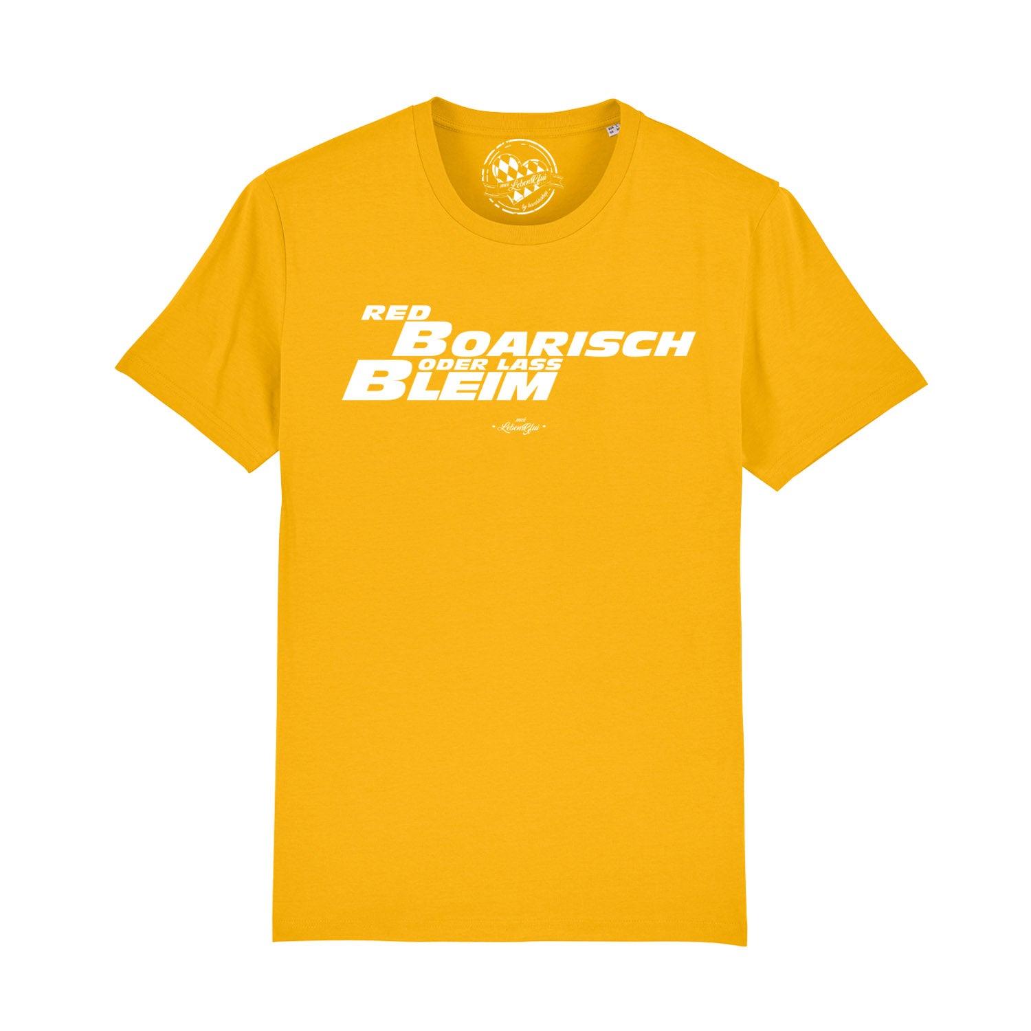 Rotes Herren-T-Shirt mit weißem „boarisch“-Schriftzug, gerade Passform, aus 100 % Bio-Baumwolle, Digitaldruck.