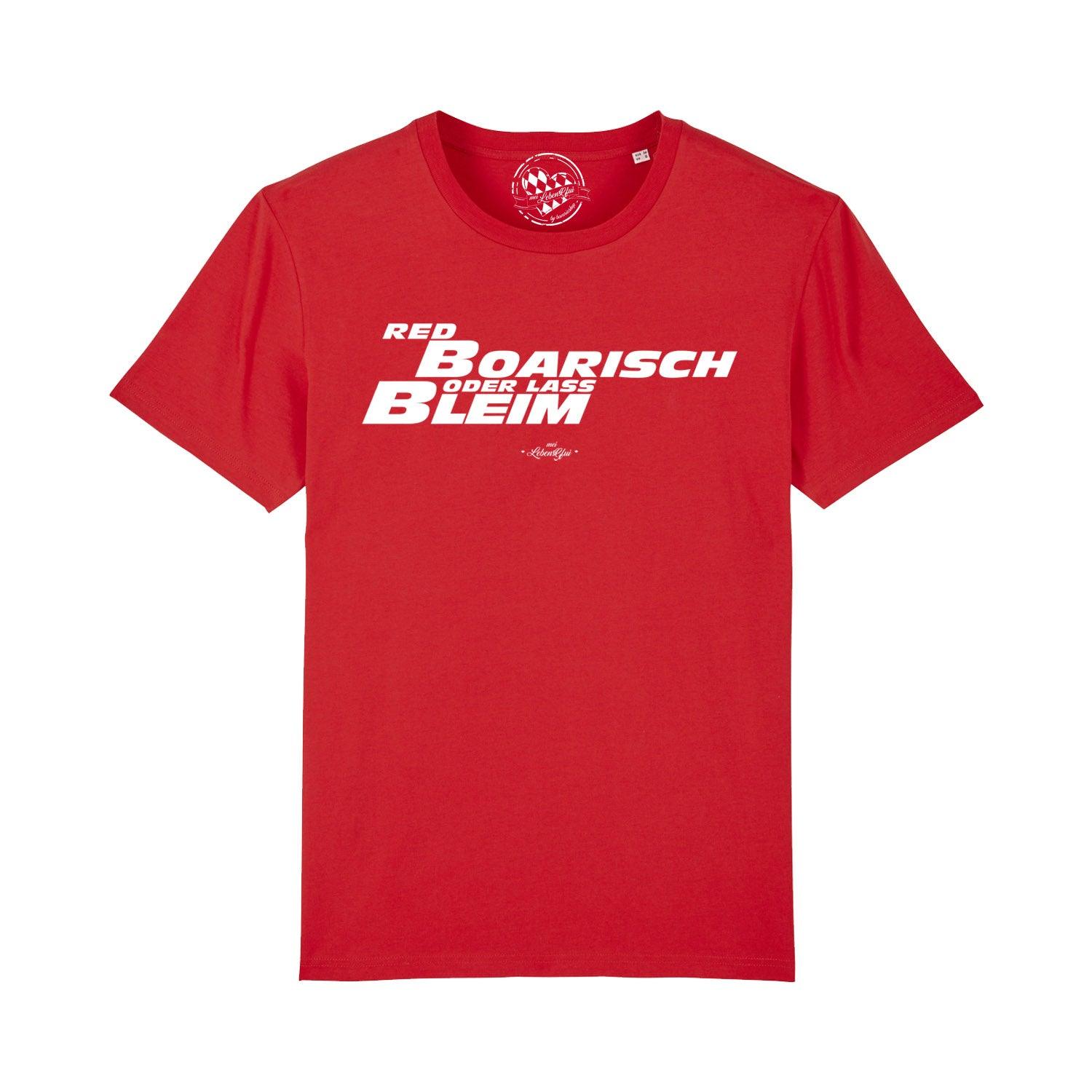 Rotes Herren-T-Shirt mit weißem „boarisch“-Schriftzug, klassischer Schnitt, aus 100 % Bio-Baumwolle.
