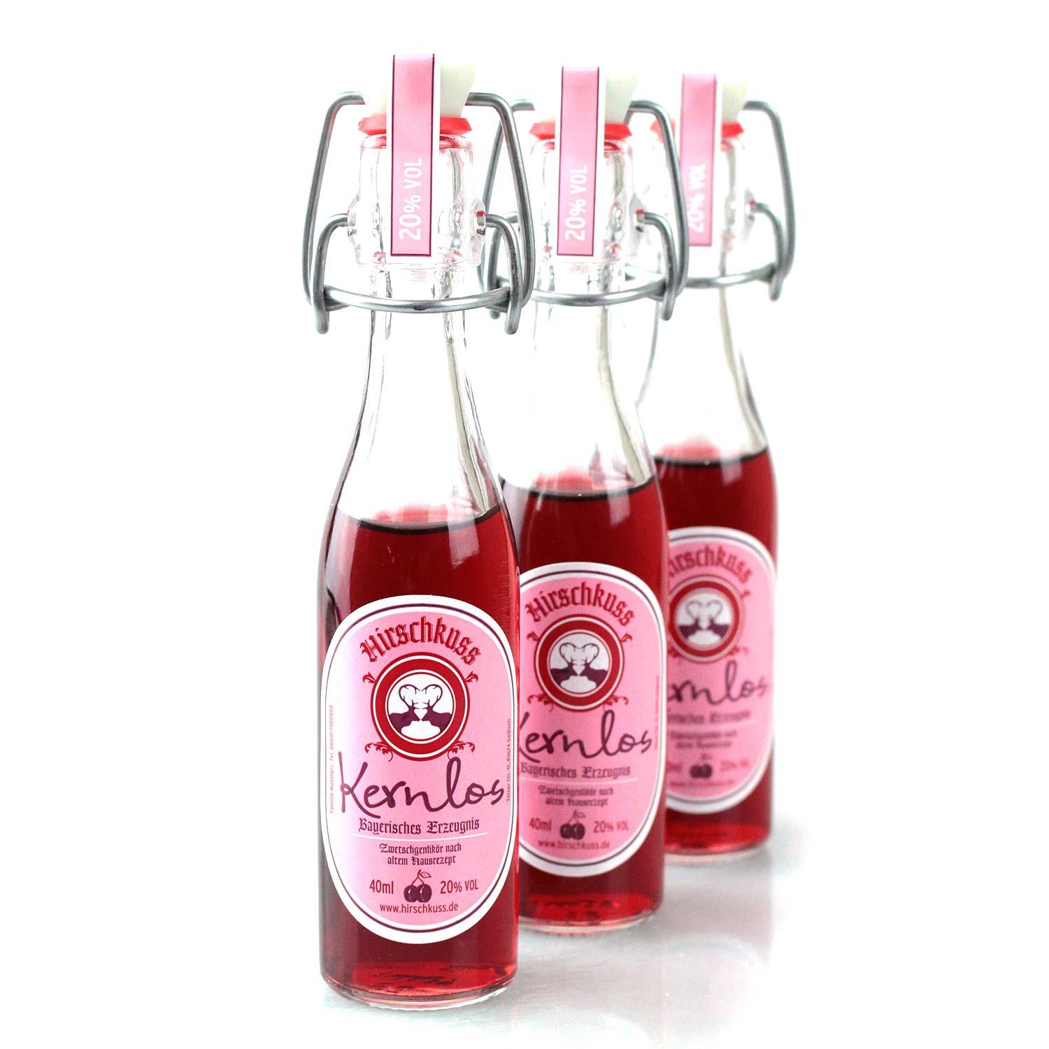 Zwetschgenlikör mit 20 % vol. Alkohol in klarer Mini-Glasflasche, dunkelviolette Farbe, Füllmenge 0,04 l.
