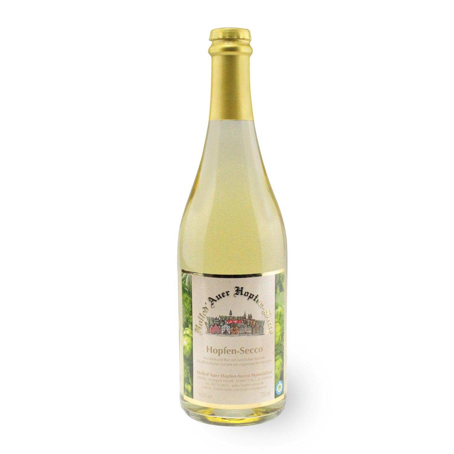 Spritziger Hopfen-Secco aus Wein und reinem Bier, klare goldene Farbe, 0,75 l Flasche, Produktname am Etikett.