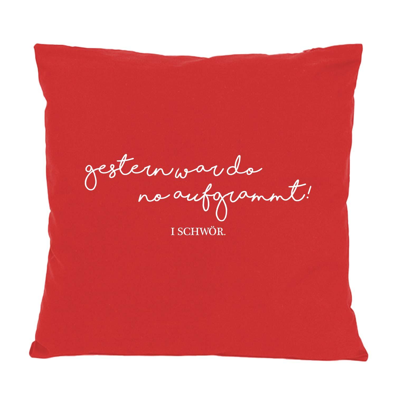 Quadratisches Dekokissen mit bayerischem Schriftzug „Aufgrammt…“ und Herzmotiv, aus Baumwolle, ca. 40 x 40 cm.