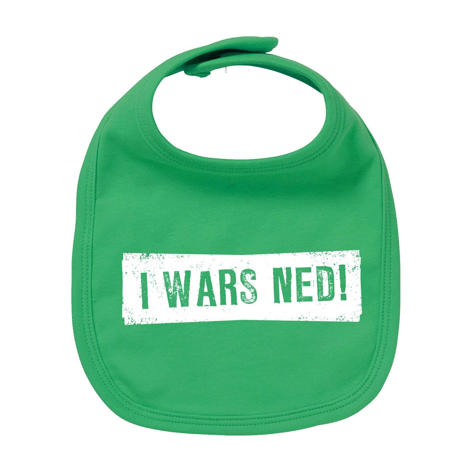 Weißes Baby-Lätzchen mit blauem Schriftzug „I wars ned!“, rundem Halsausschnitt aus Bio-Baumwolle.