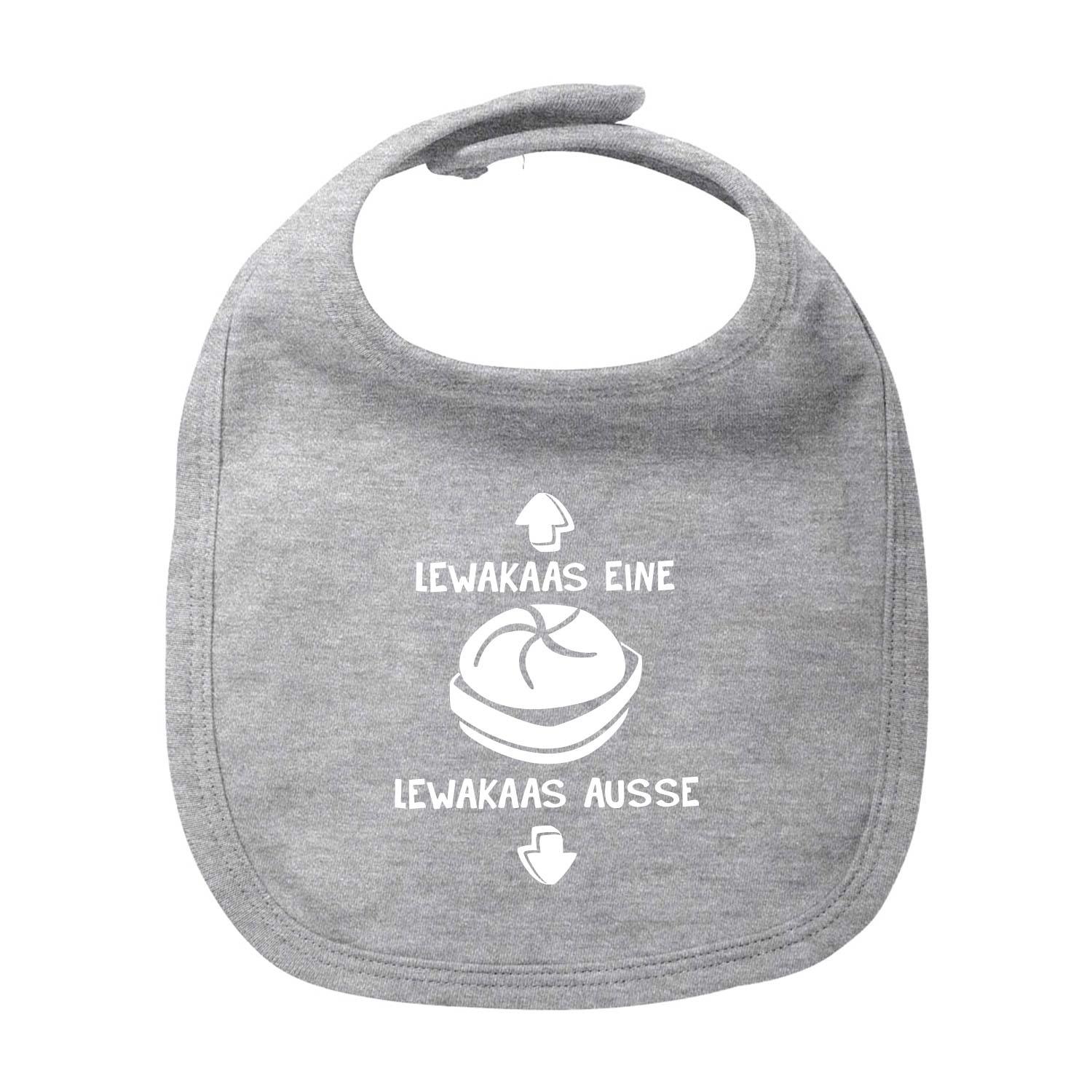 Baby-Lätzchen mit mittigem „Lewakaas“-Schriftzug, weiche Oberfläche, Rundhalsform, aus 100 % Bio-Baumwolle.